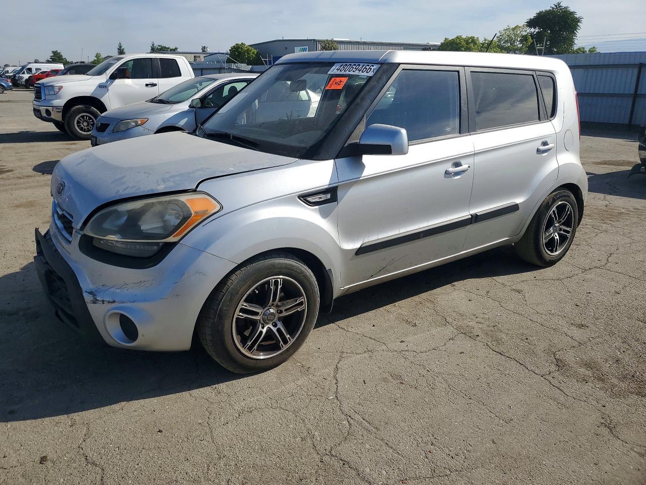 2012 Kia Soul Base Серебряный vin: KNDJT2A51C7453170