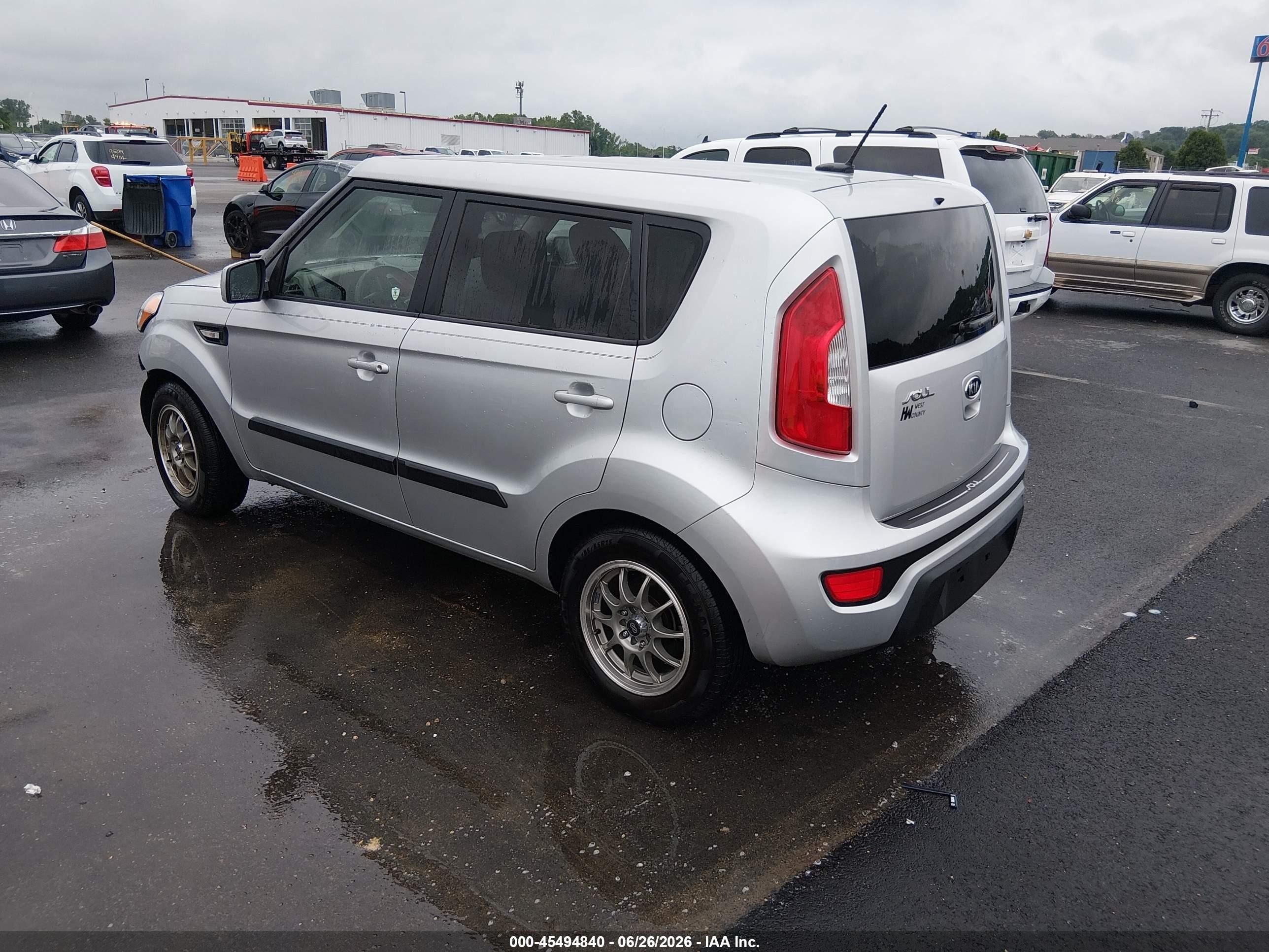 2012 Kia Soul Silver vin: KNDJT2A51C7462855