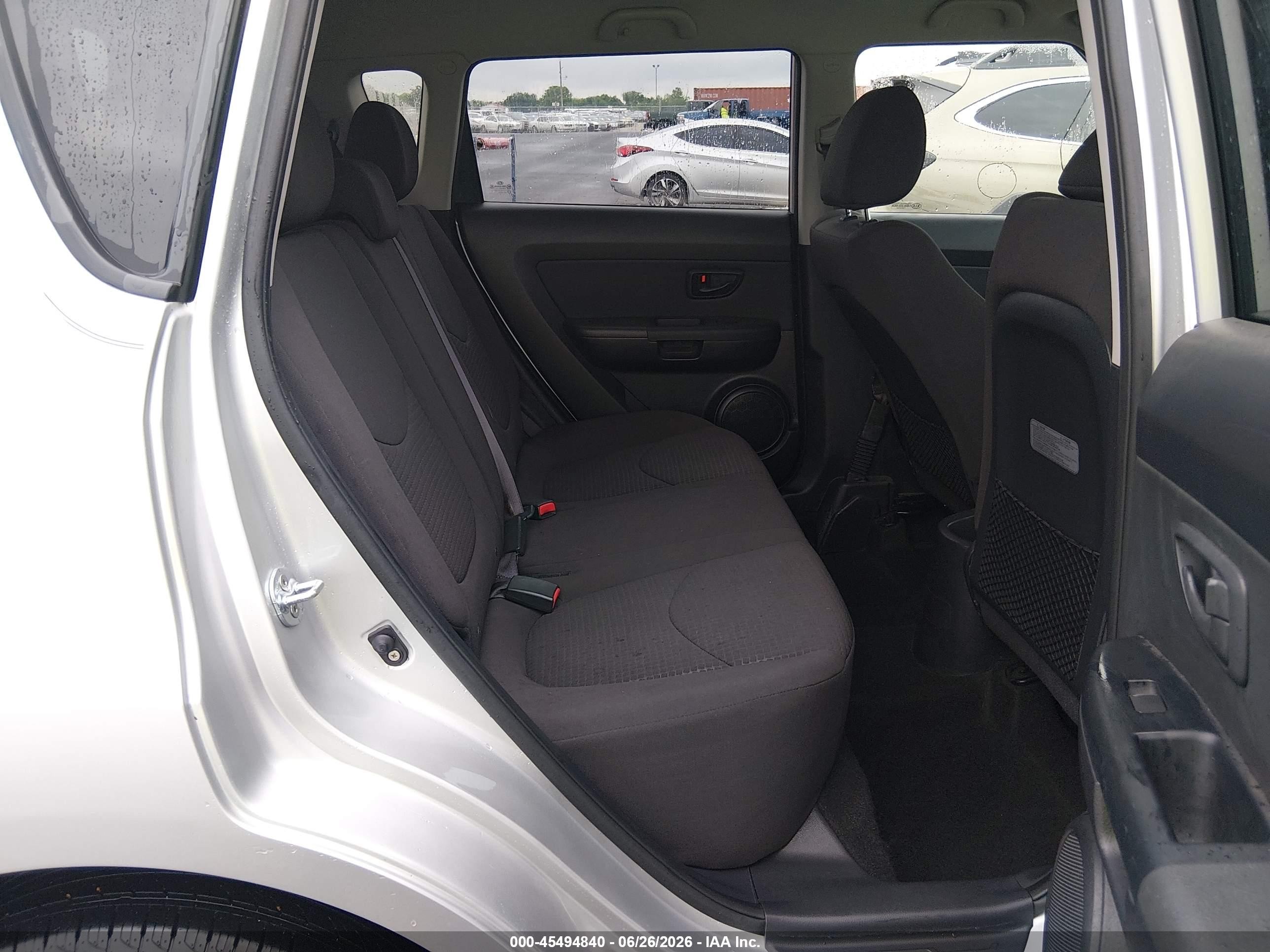 2012 Kia Soul Silver vin: KNDJT2A51C7462855