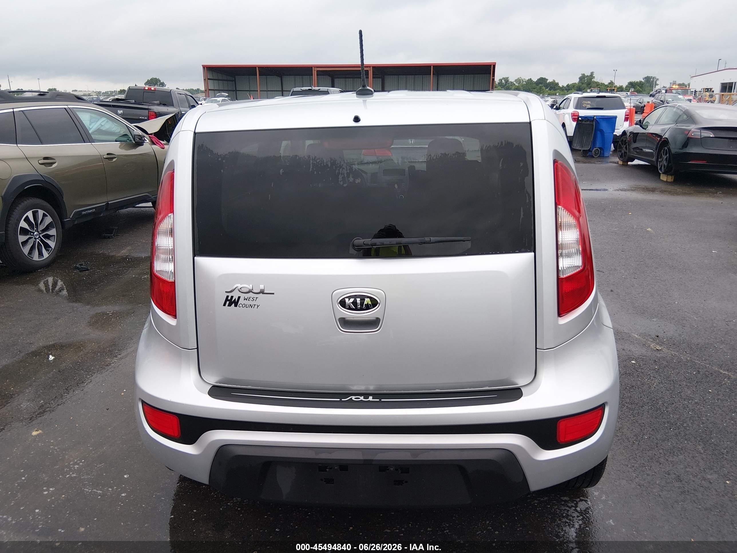2012 Kia Soul Silver vin: KNDJT2A51C7462855