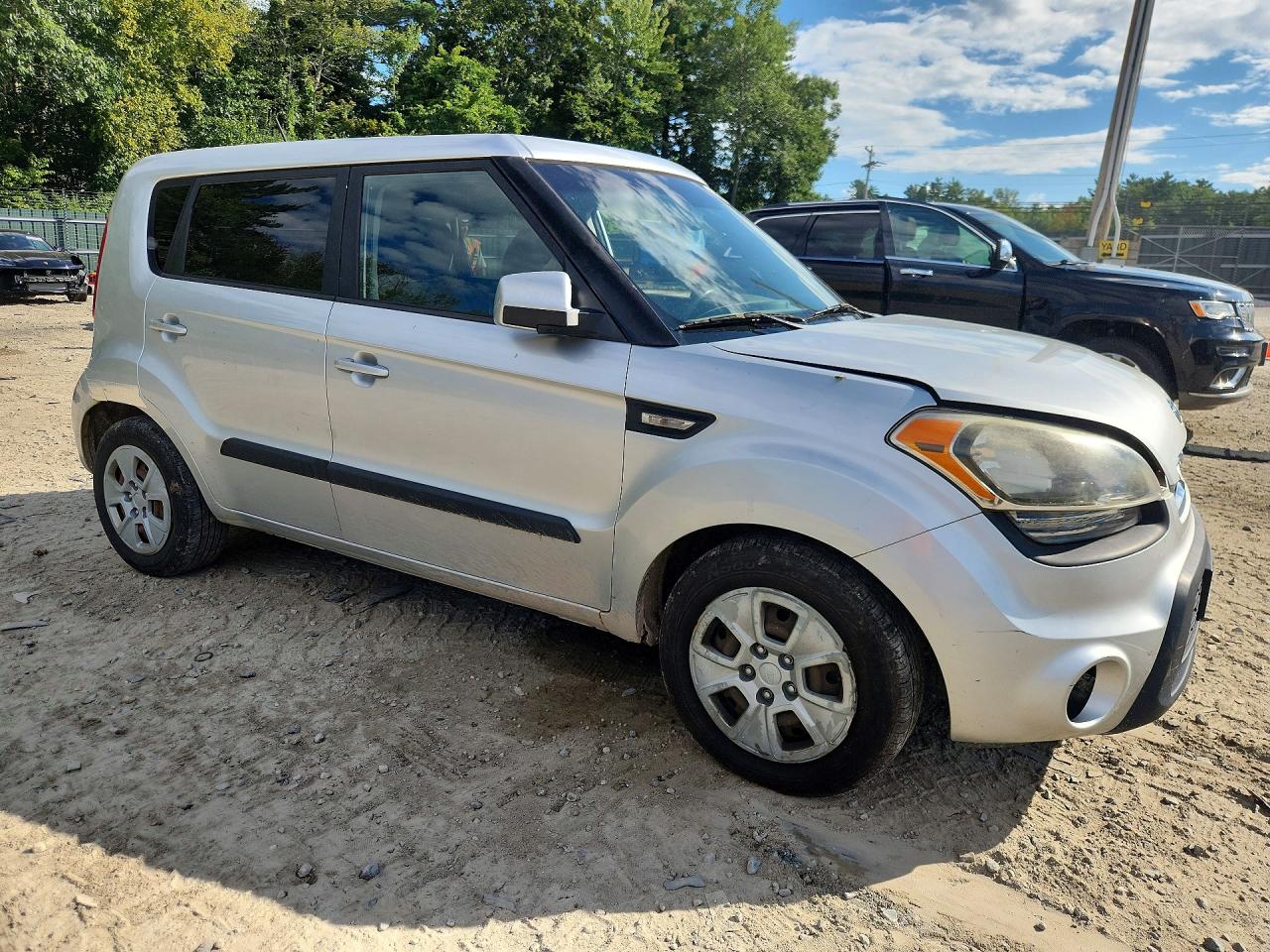 2012 Kia Soul Base Серебряный vin: KNDJT2A51C7464394