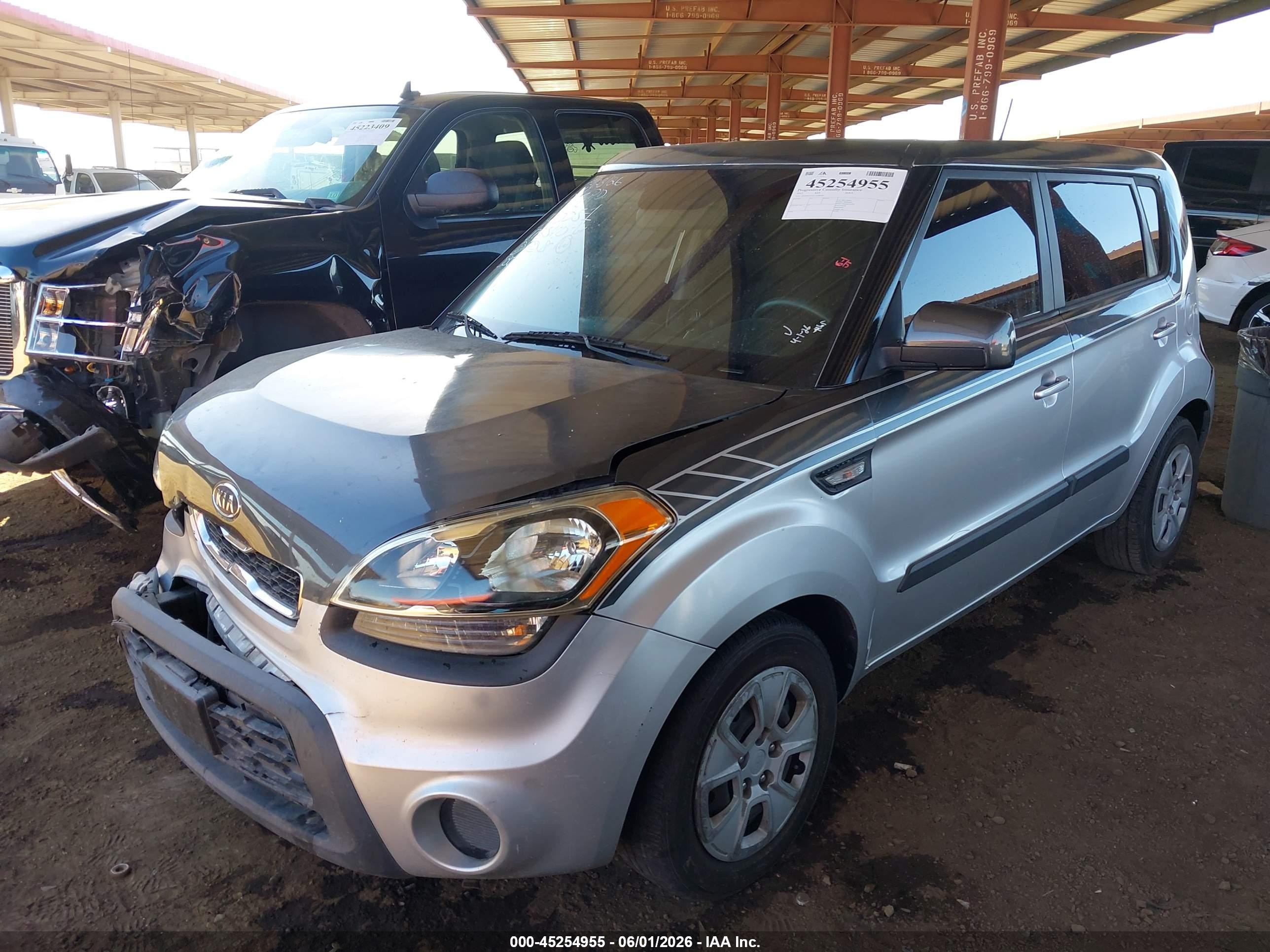 2012 Kia Soul   Silver vin: KNDJT2A51C7478540
