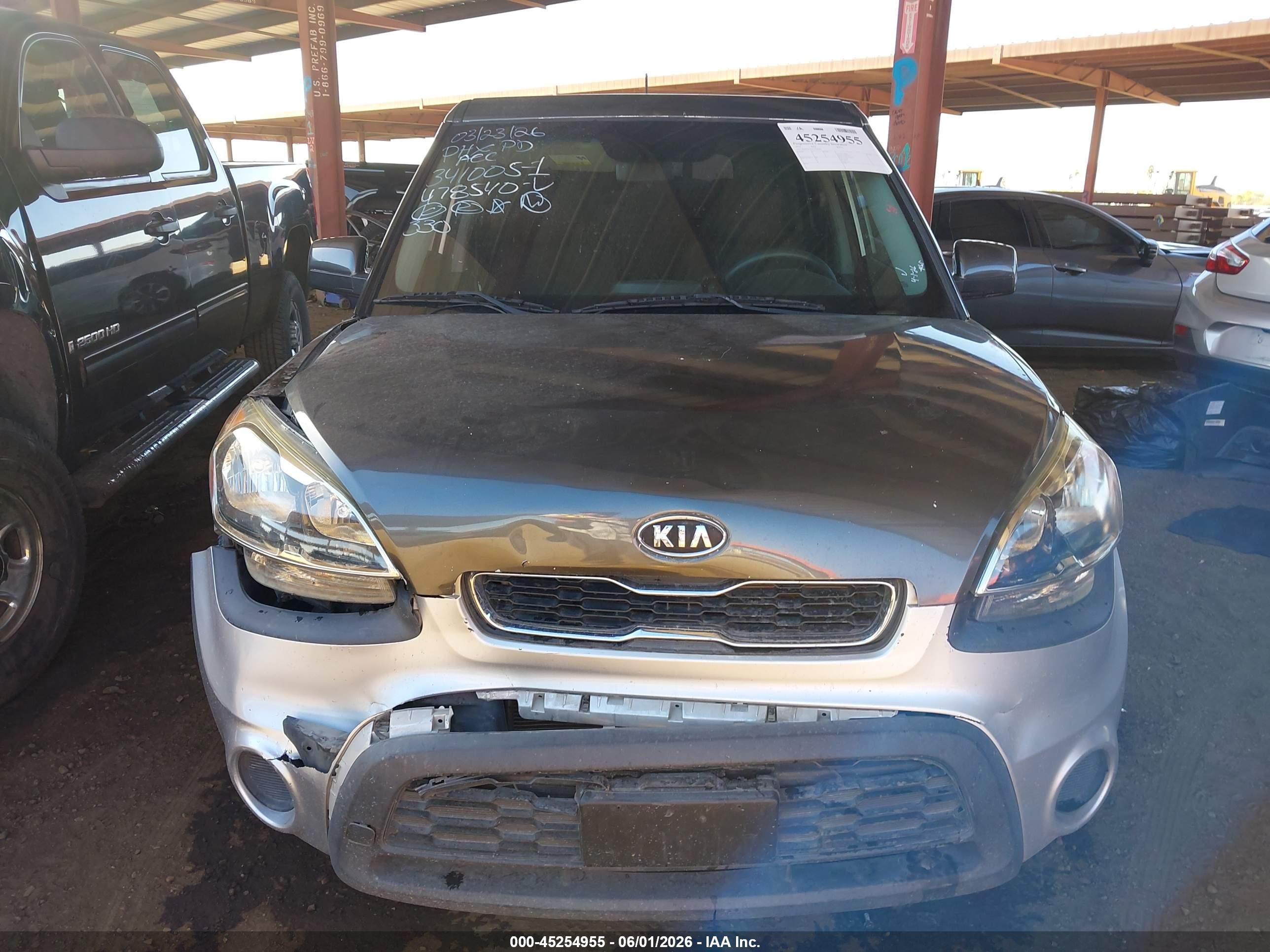 2012 Kia Soul   Silver vin: KNDJT2A51C7478540