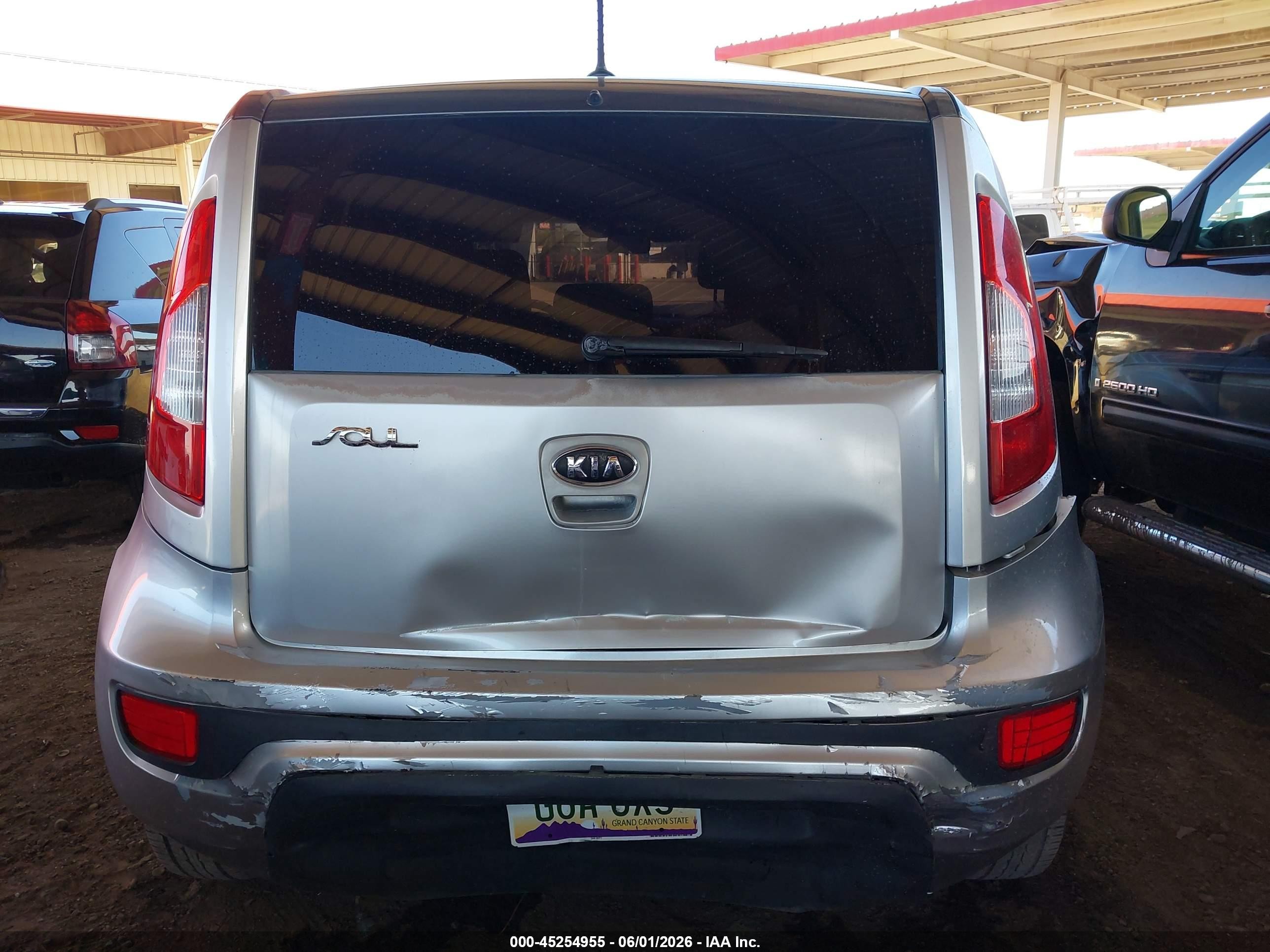 2012 Kia Soul   Silver vin: KNDJT2A51C7478540