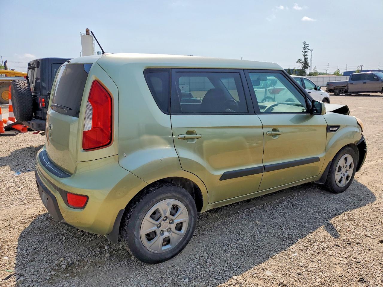 2013 Kia Soul Base Green vin: KNDJT2A51D7483268