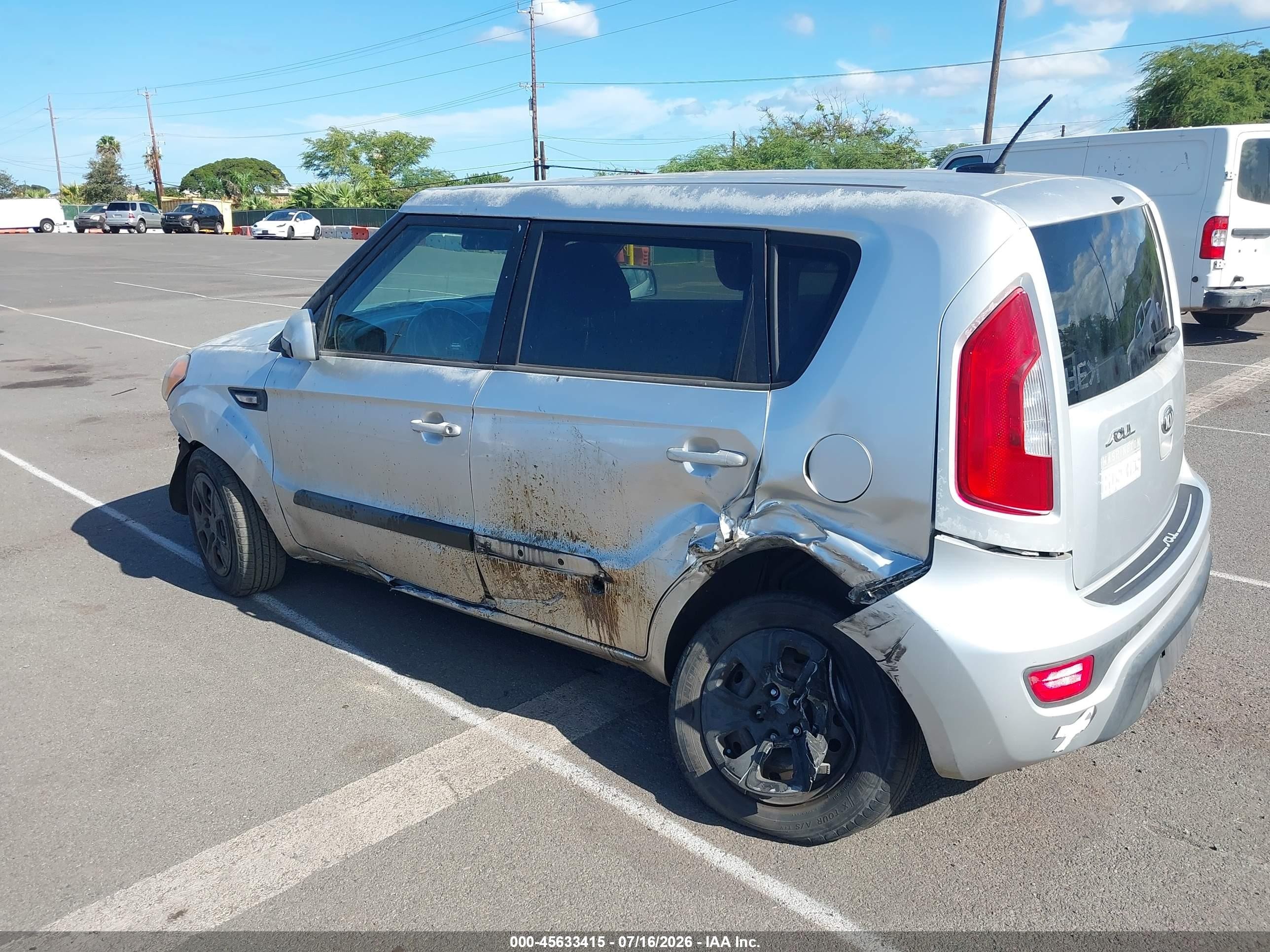 2013 Kia Soul   Silver vin: KNDJT2A51D7510291