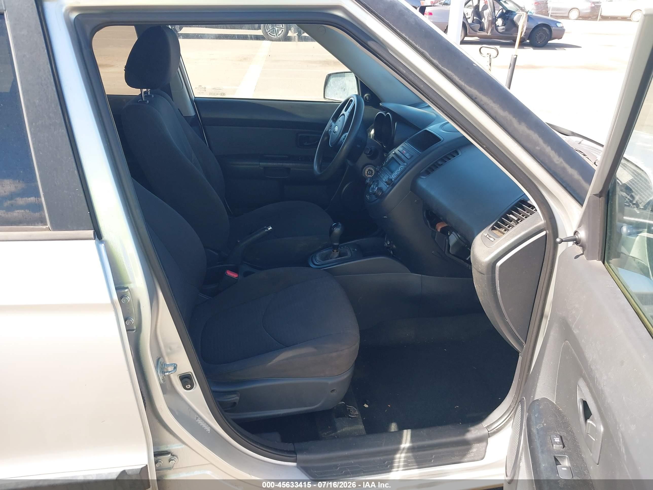 2013 Kia Soul   Silver vin: KNDJT2A51D7510291