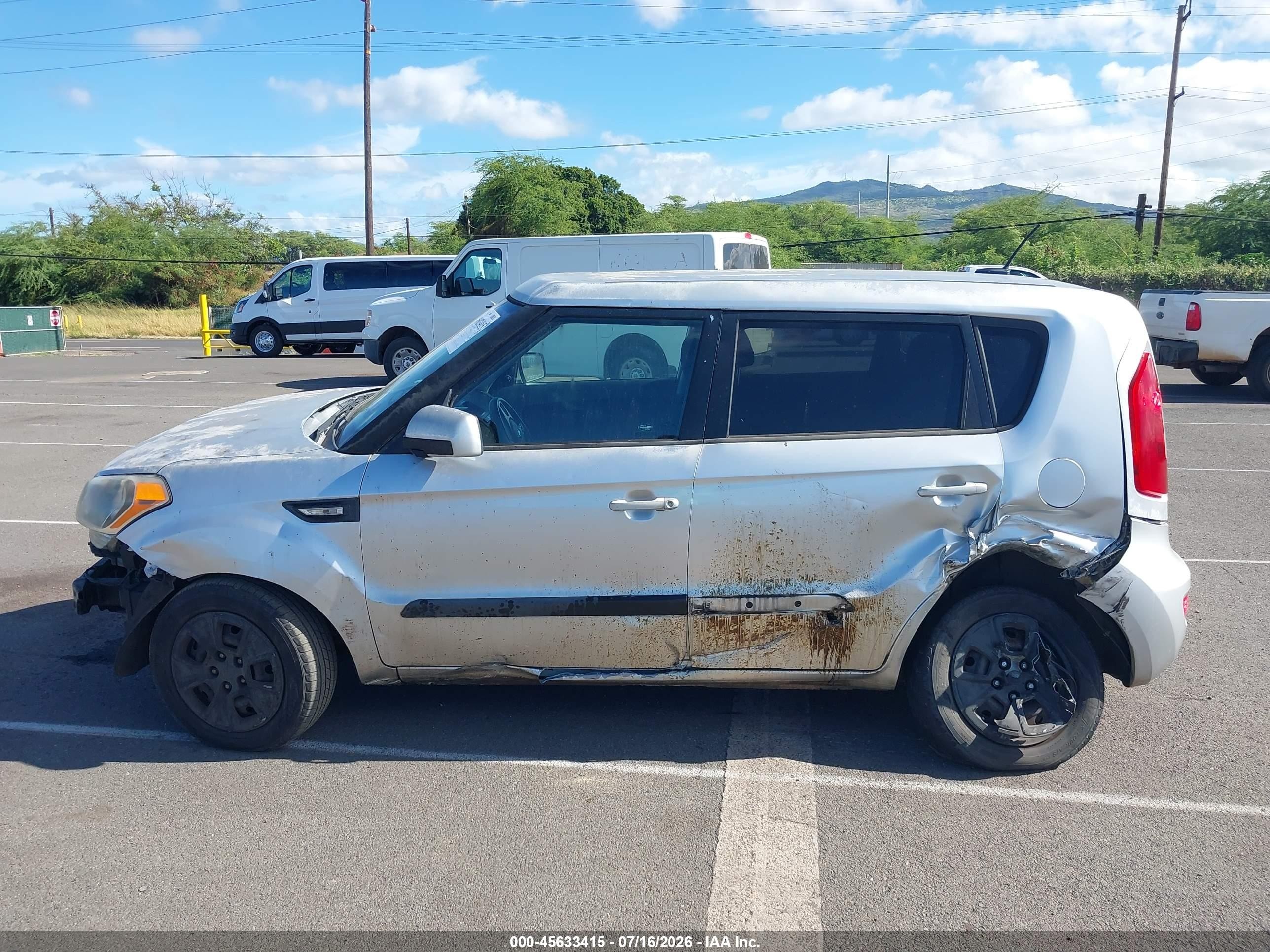 2013 Kia Soul   Silver vin: KNDJT2A51D7510291