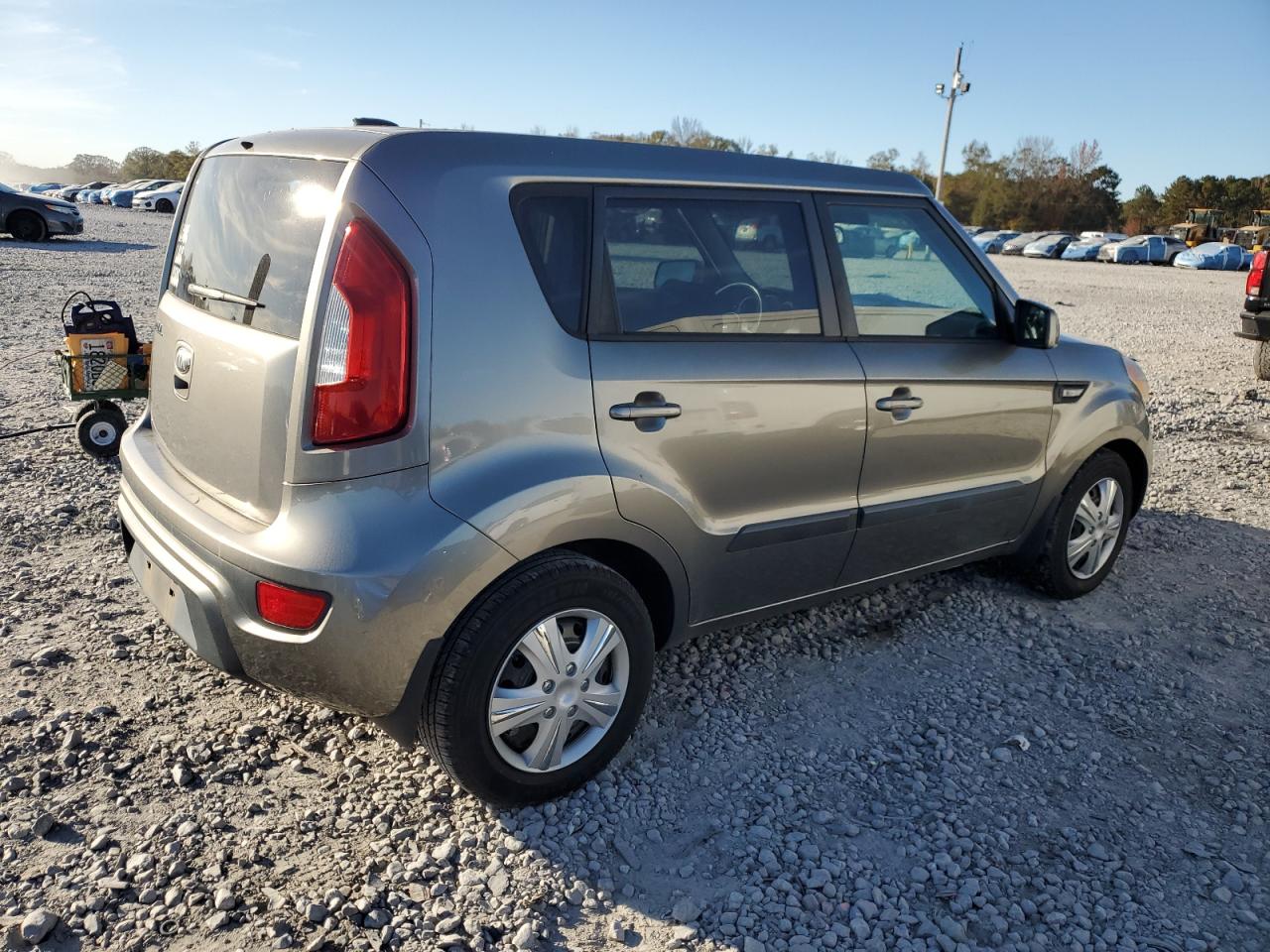 2013 Kia Soul Gold vin: KNDJT2A51D7561175