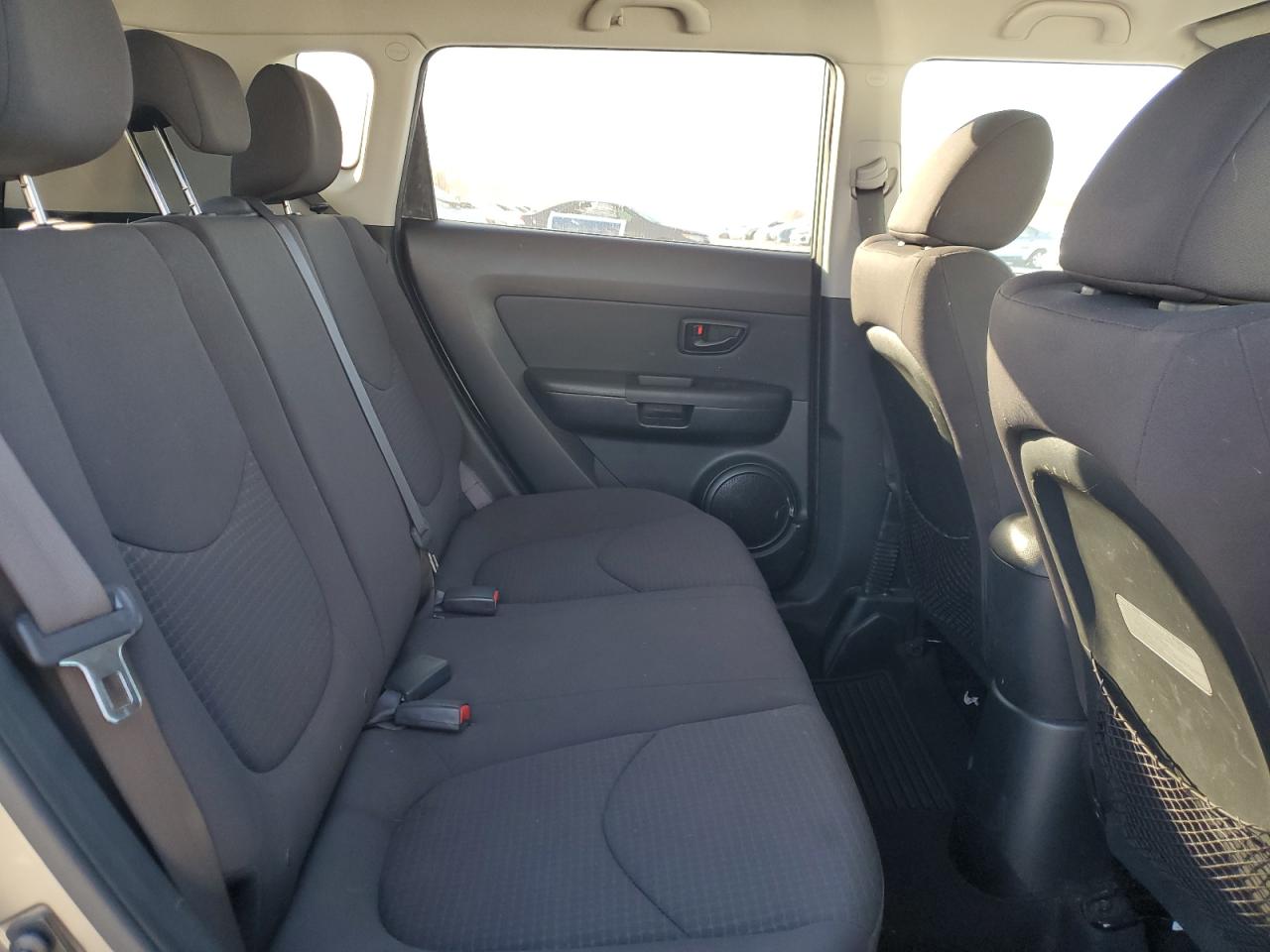 2013 Kia Soul Gold vin: KNDJT2A51D7561175
