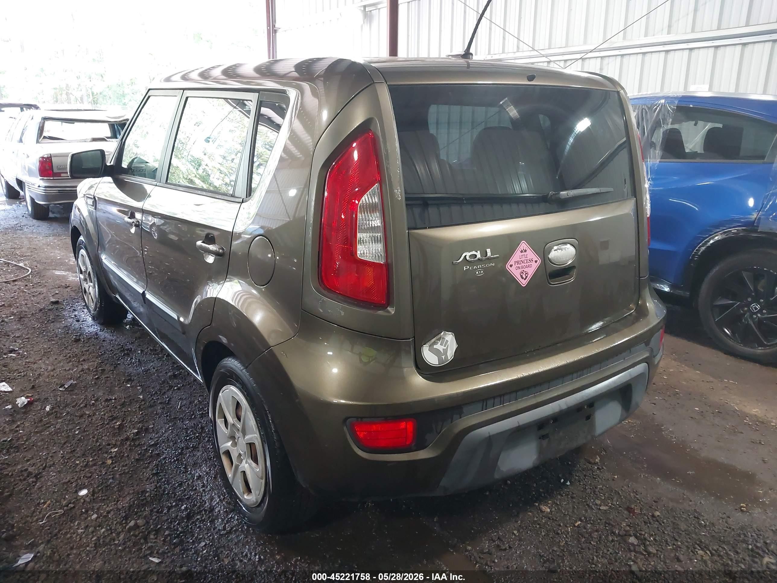 2013 Kia Soul   Brown vin: KNDJT2A51D7561337