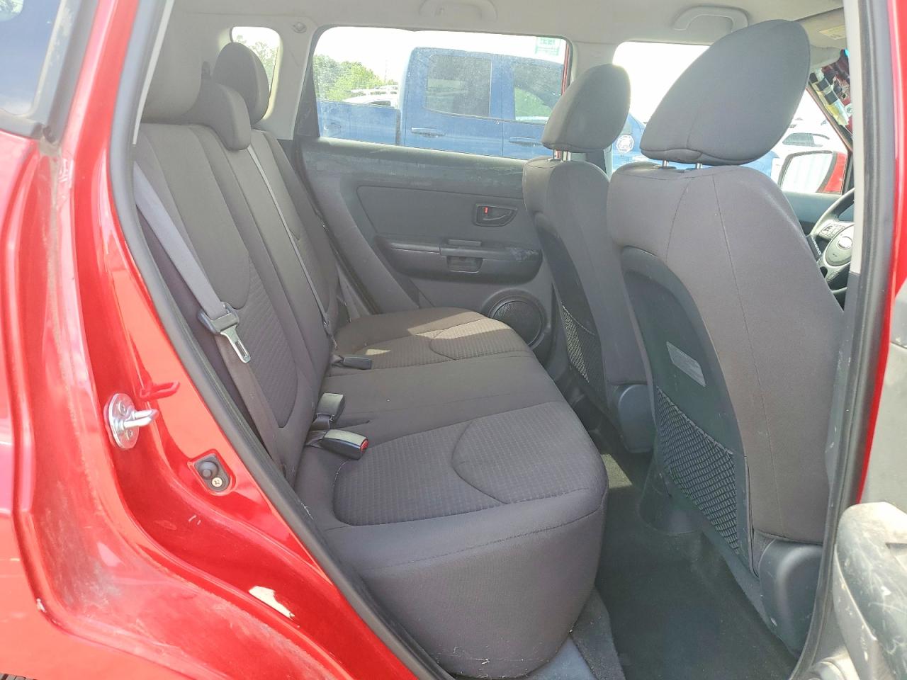 2013 Kia Soul Base Red vin: KNDJT2A51D7581474