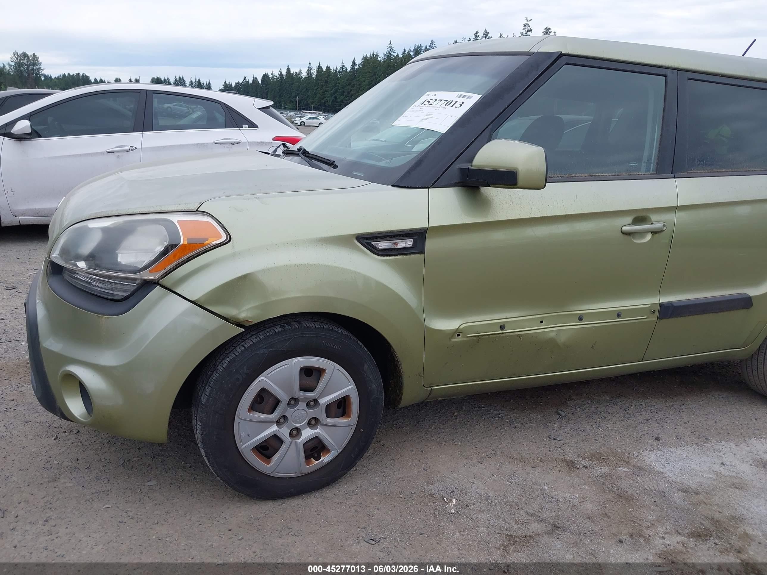 2012 Kia Soul   Green vin: KNDJT2A52C7449158