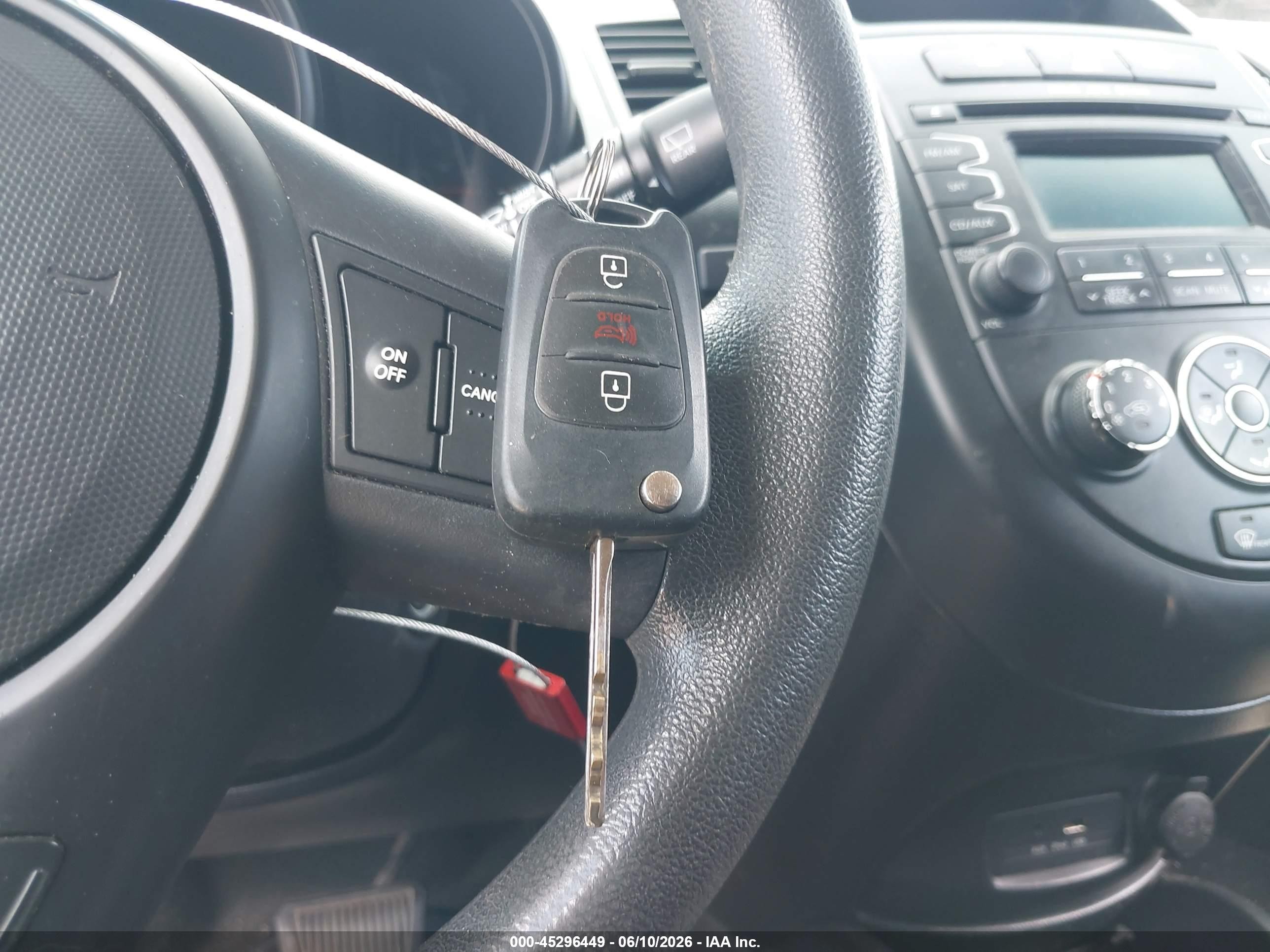 2012 Kia Soul Silver vin: KNDJT2A52C7451623