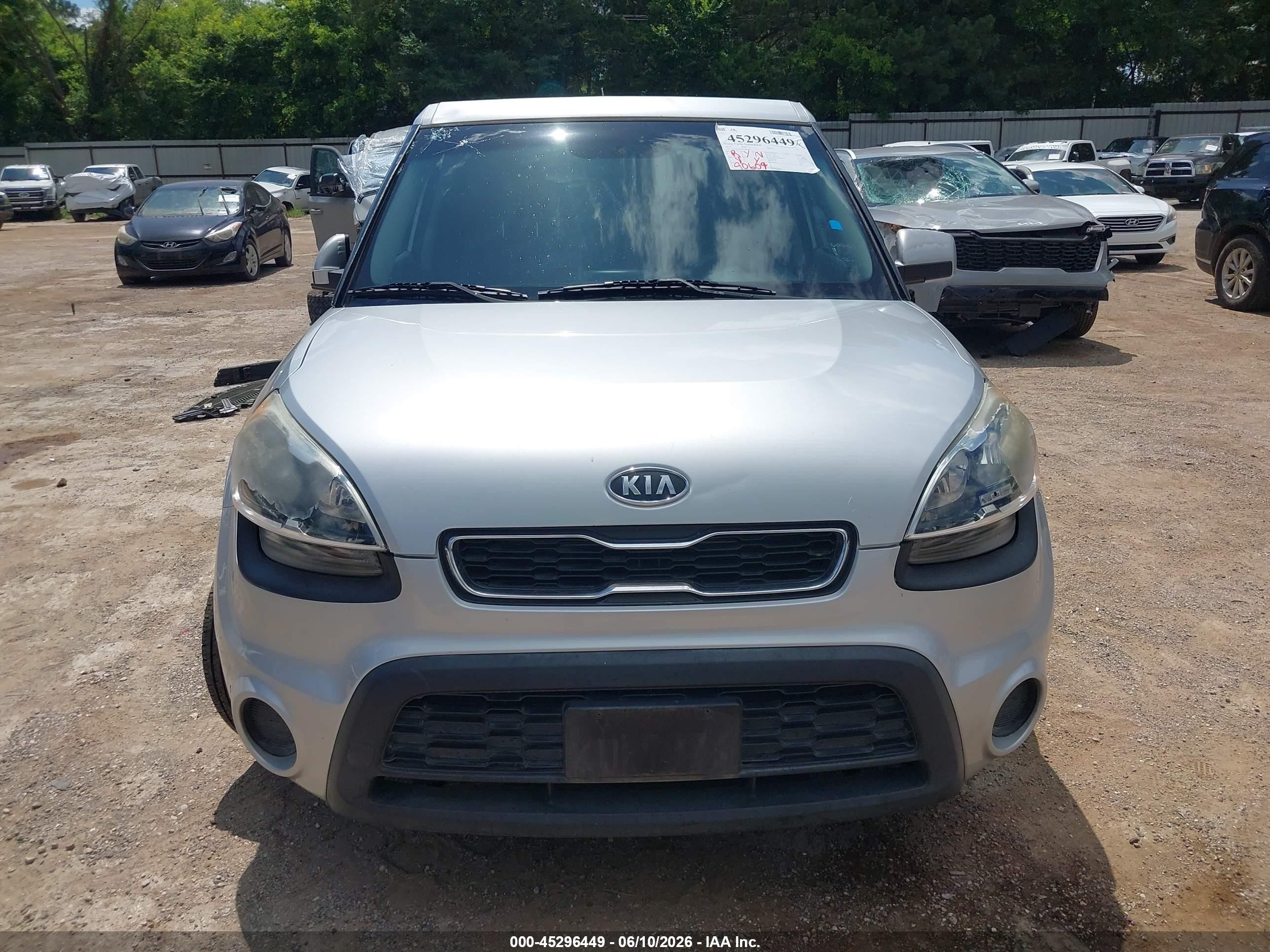 2012 Kia Soul Silver vin: KNDJT2A52C7451623
