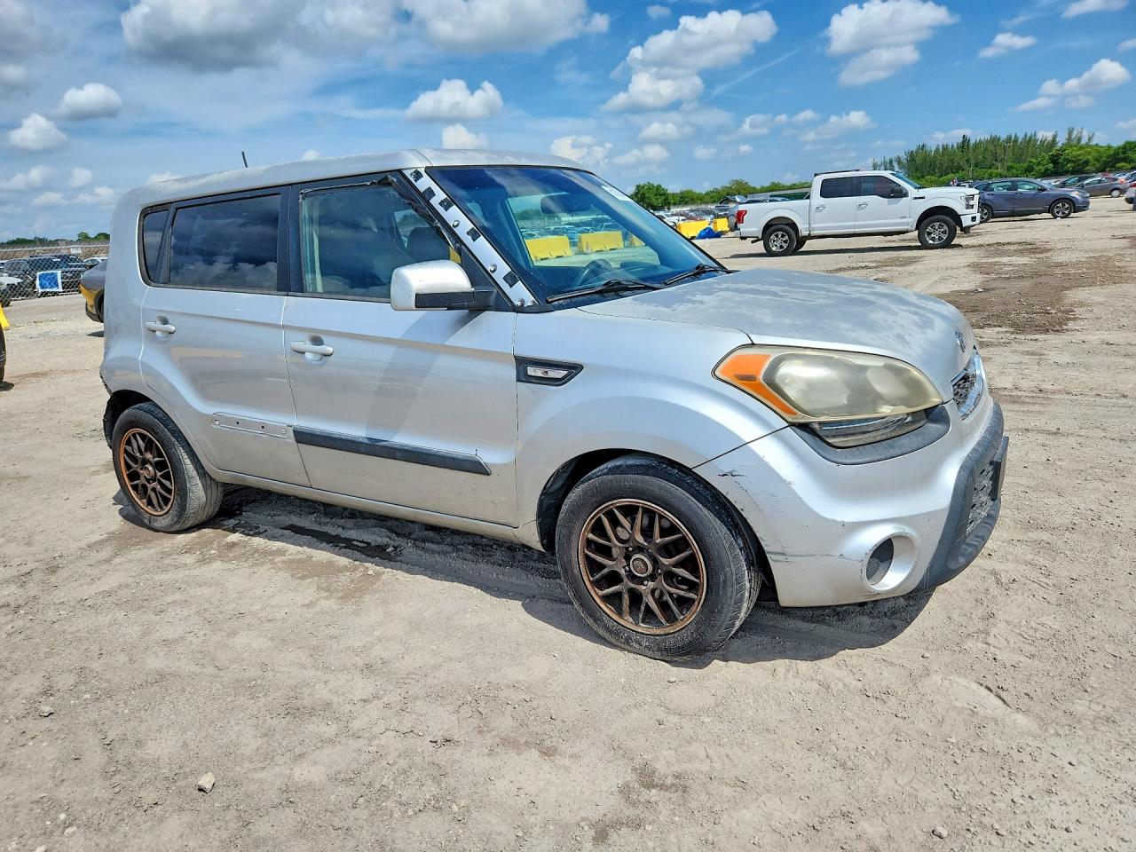 2012 Kia Soul Base Серый vin: KNDJT2A52C7475128