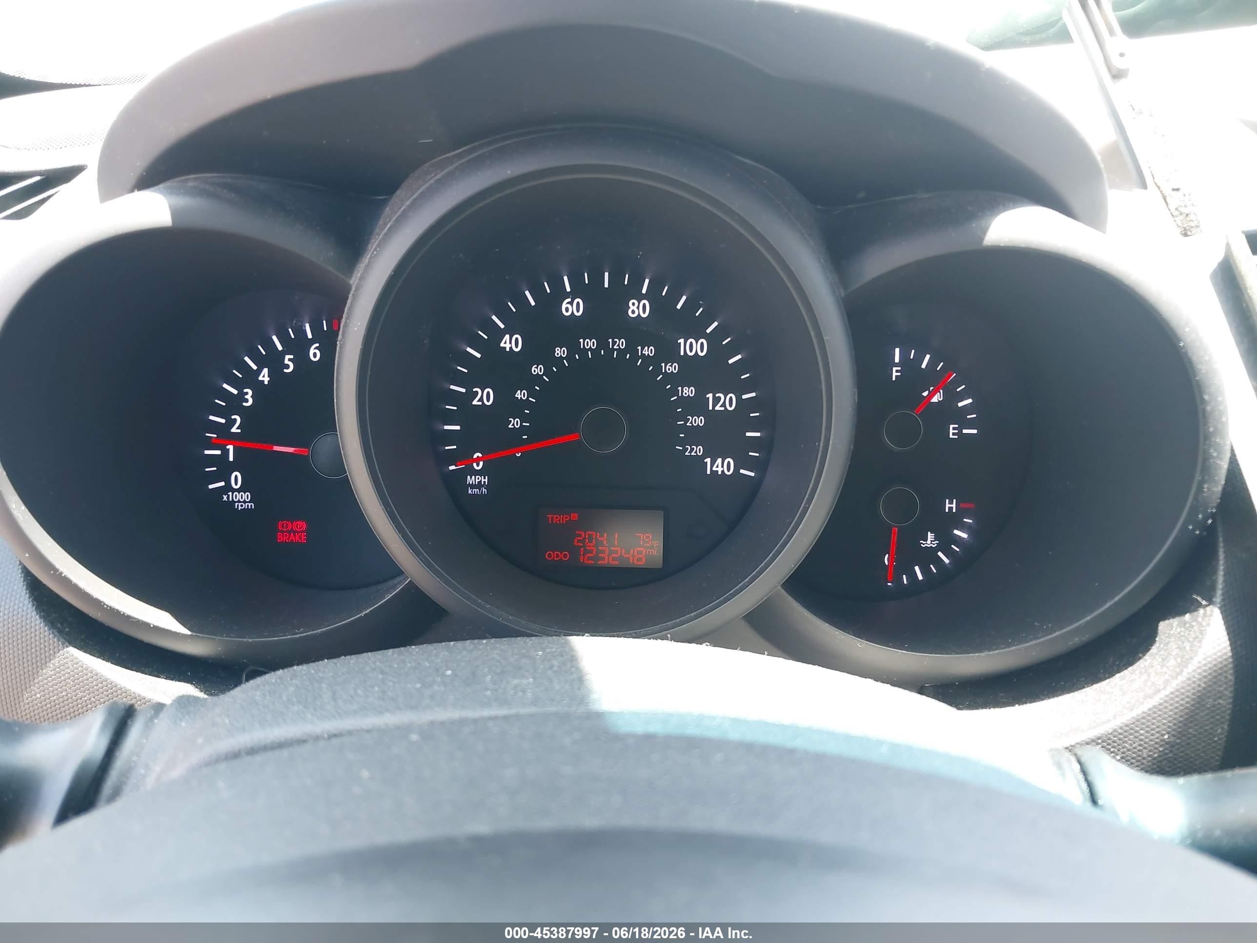 2013 Kia Soul   White vin: KNDJT2A52D7486194