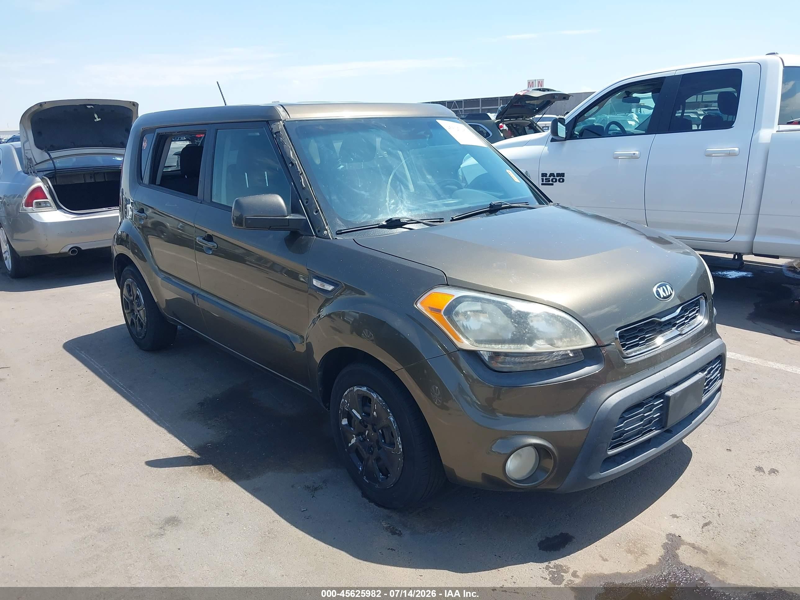 2013 Kia Soul   Green vin: KNDJT2A52D7492061