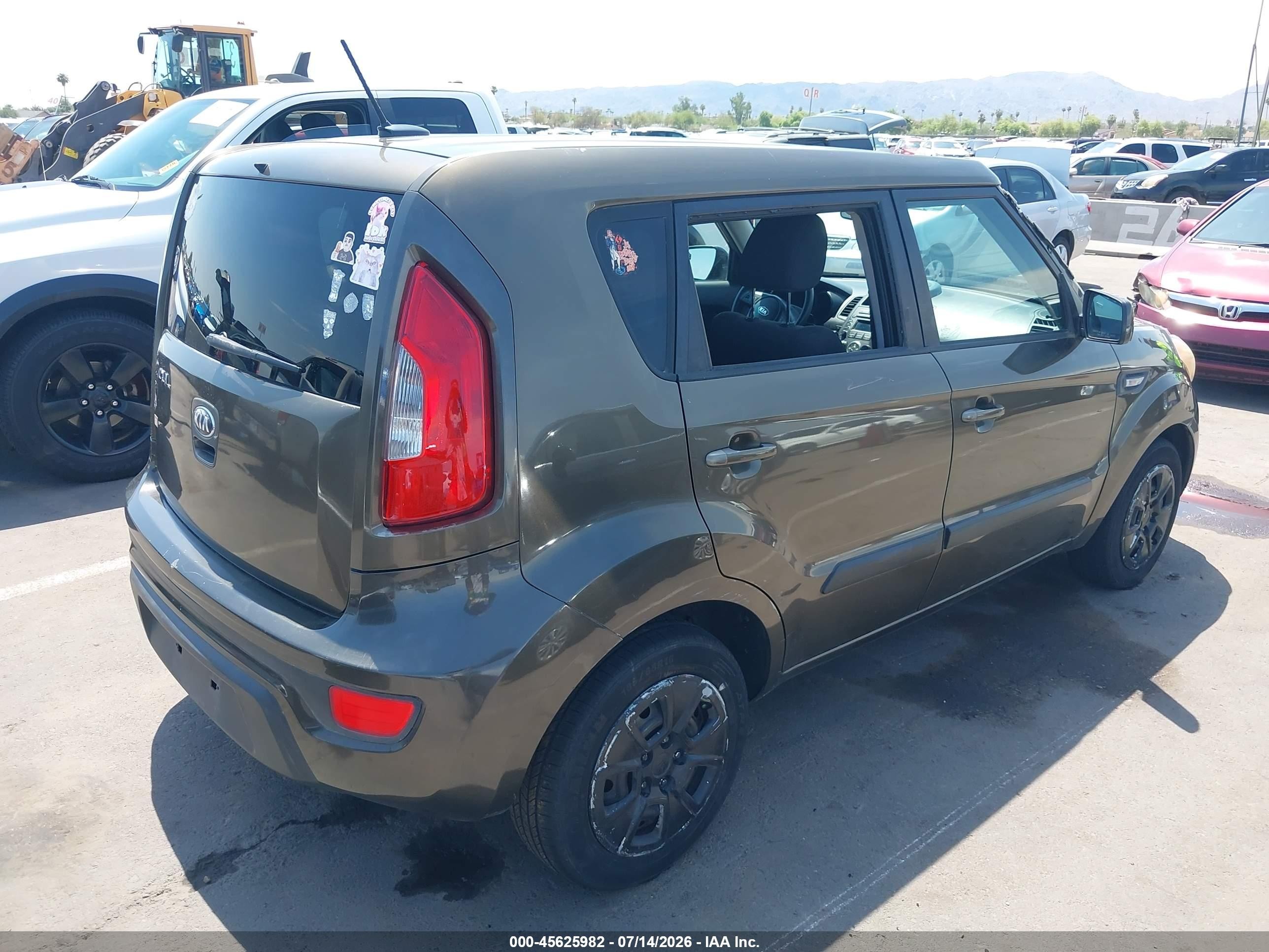 2013 Kia Soul   Green vin: KNDJT2A52D7492061