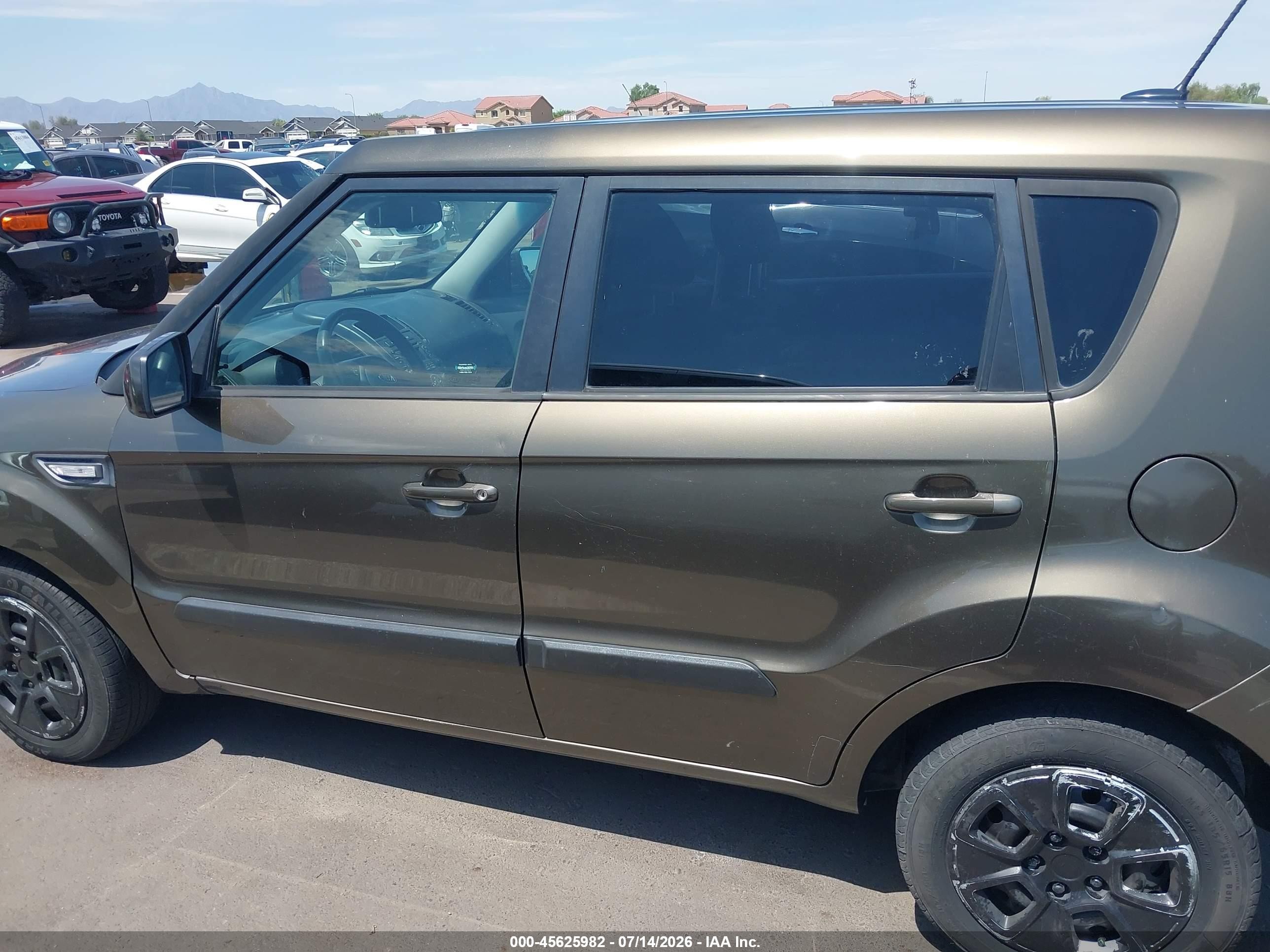 2013 Kia Soul   Green vin: KNDJT2A52D7492061
