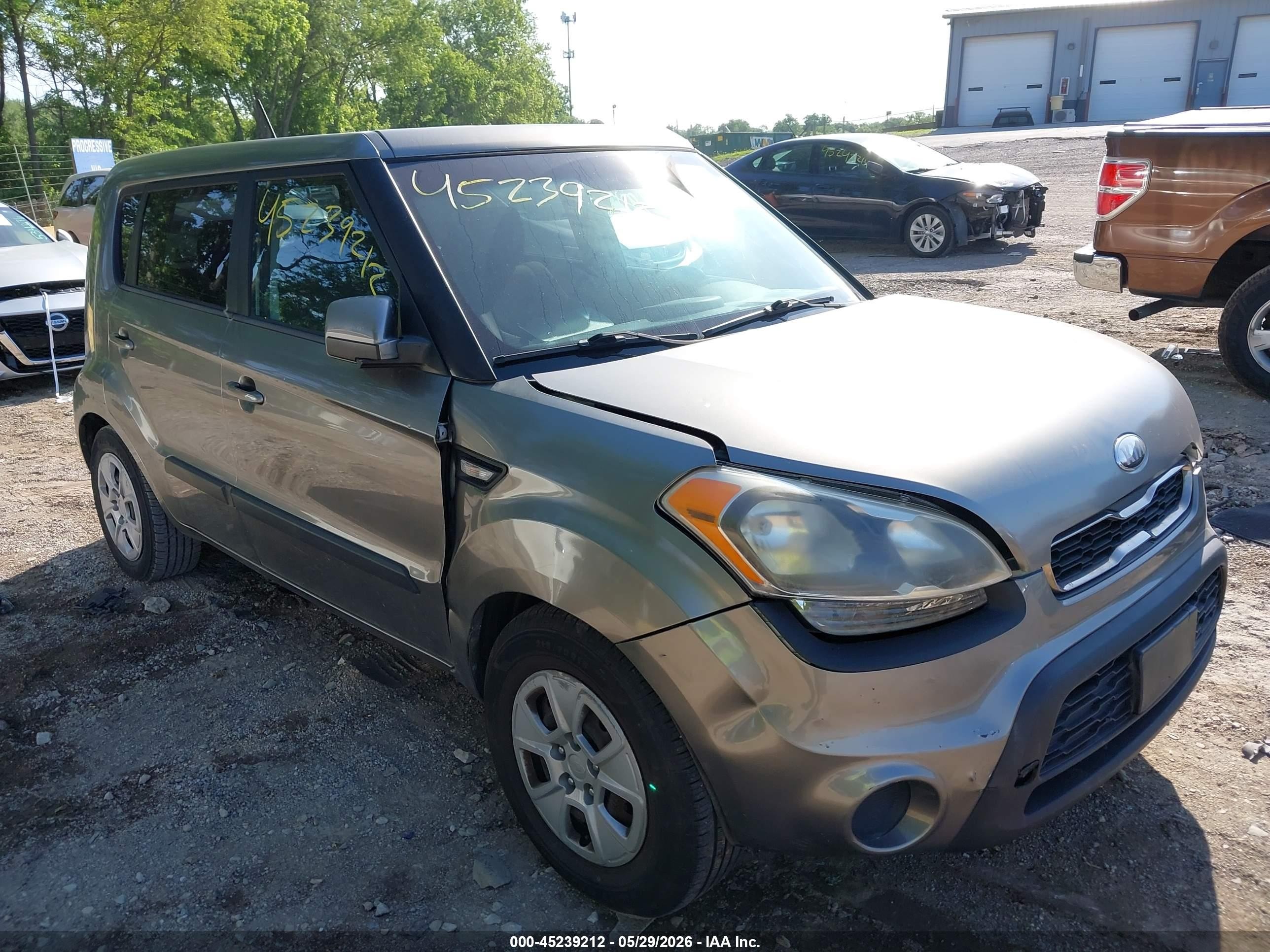 2013 Kia Soul   Gray vin: KNDJT2A52D7492464