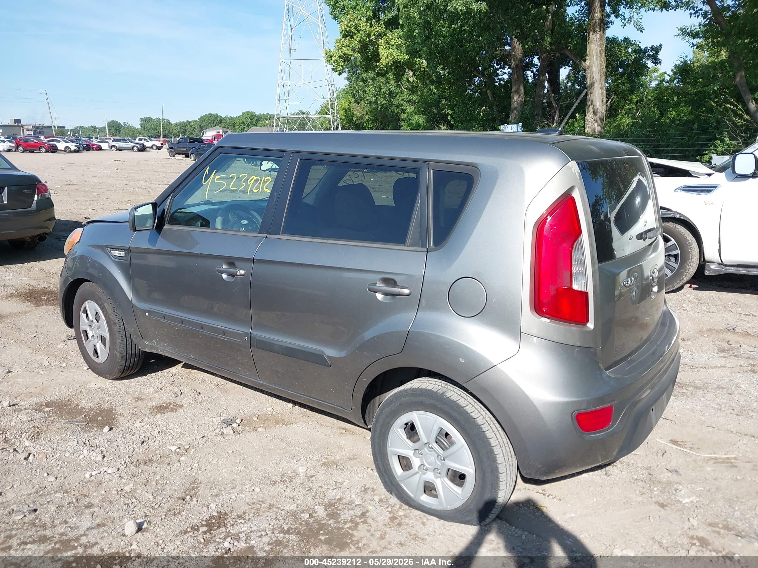 2013 Kia Soul   Gray vin: KNDJT2A52D7492464