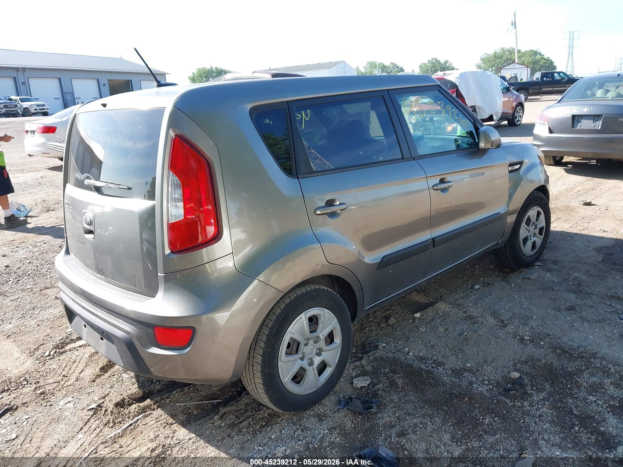 2013 Kia Soul   Gray vin: KNDJT2A52D7492464