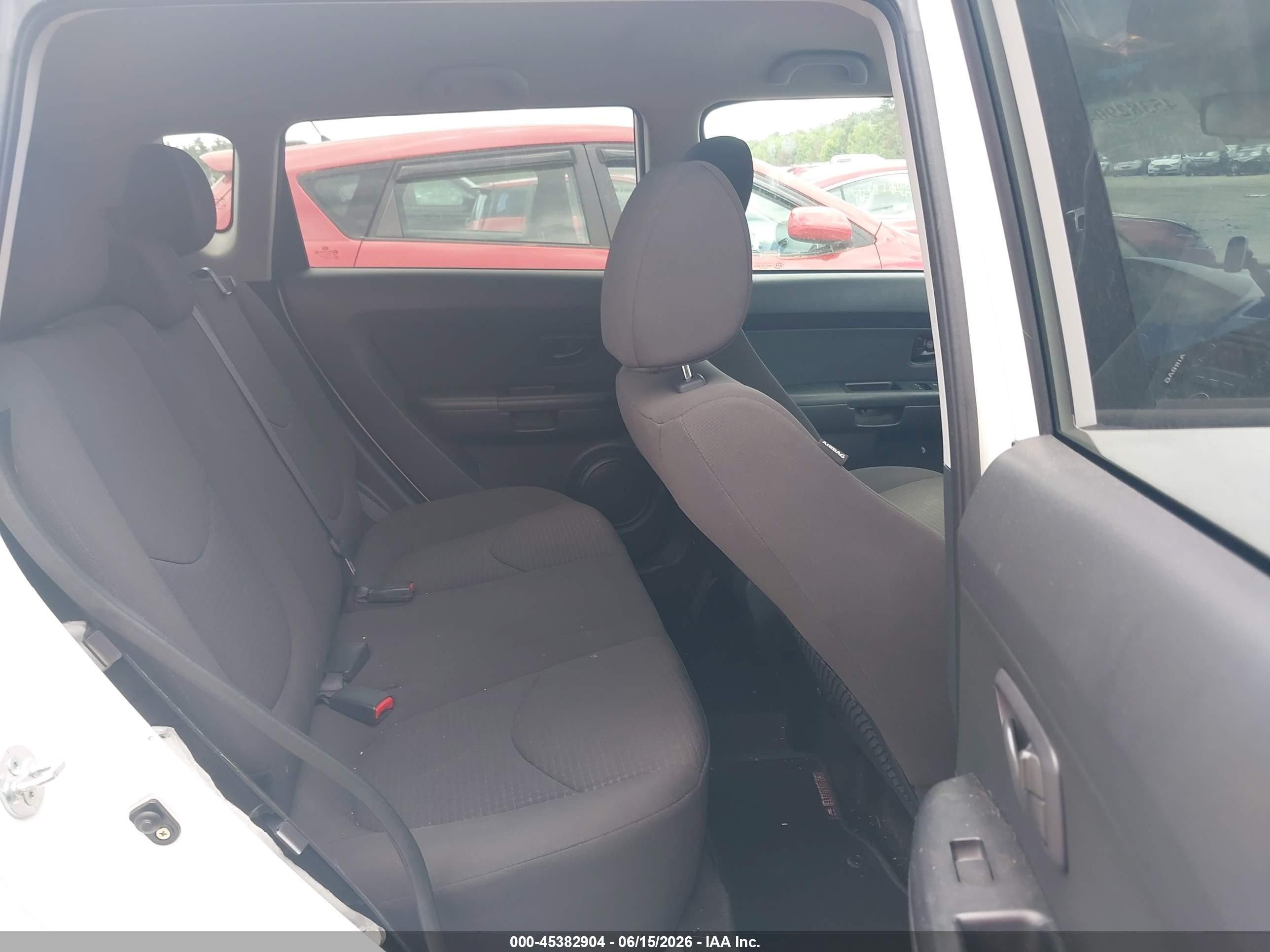 2013 Kia Soul White vin: KNDJT2A52D7557698