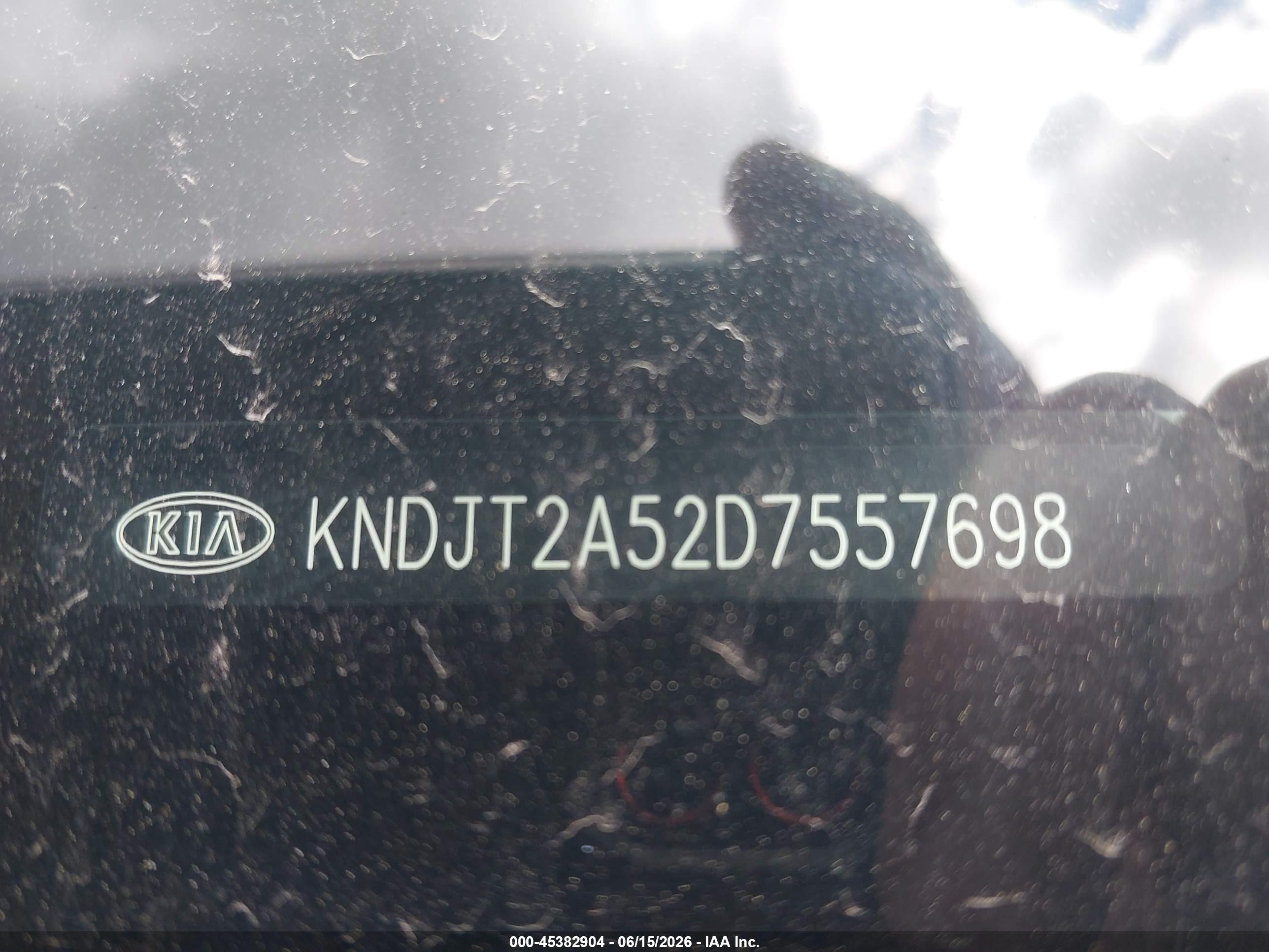 2013 Kia Soul White vin: KNDJT2A52D7557698