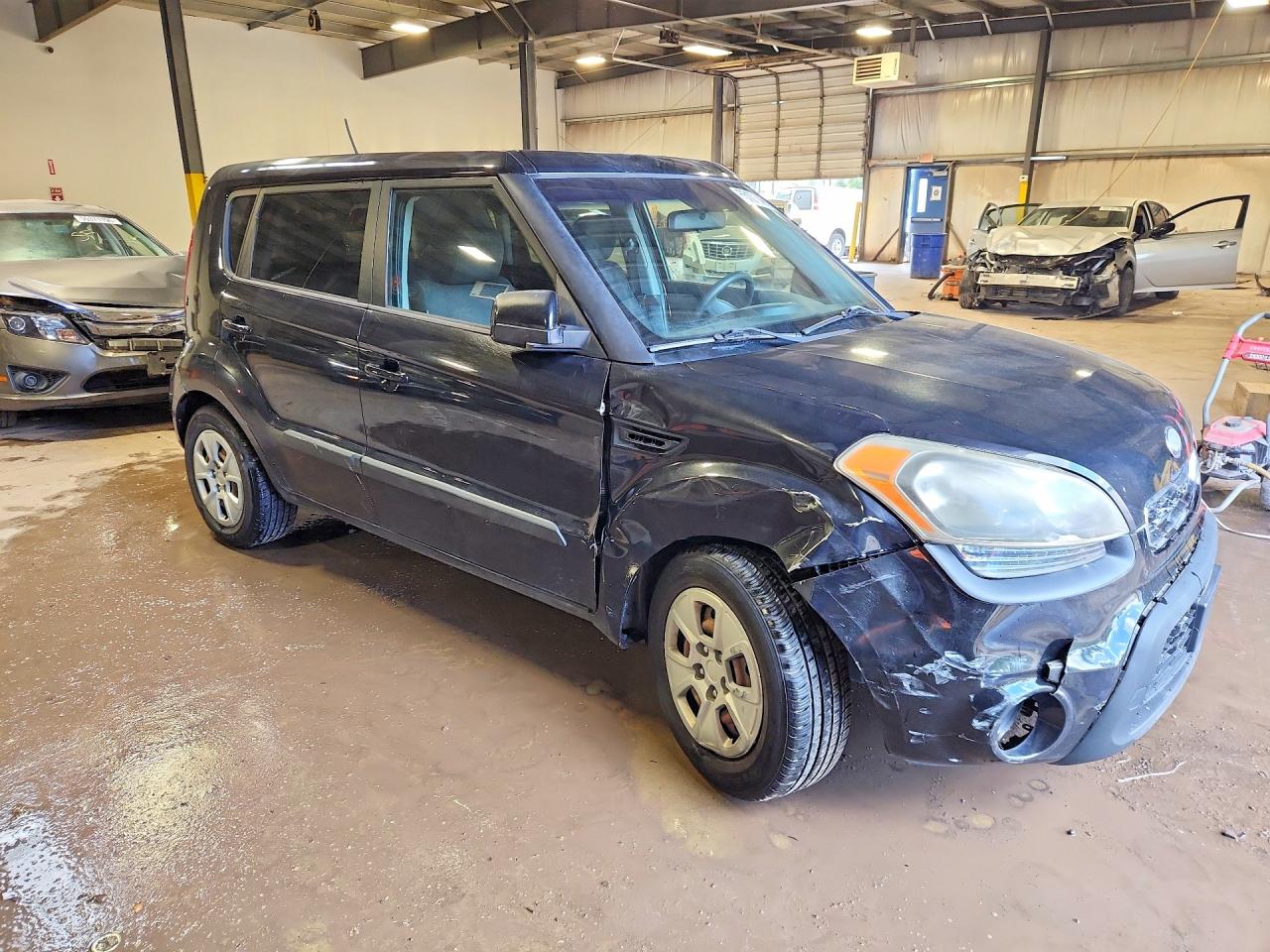 2013 Kia Soul Base Black vin: KNDJT2A52D7583752