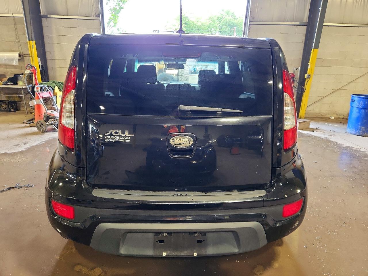 2013 Kia Soul Base Black vin: KNDJT2A52D7583752