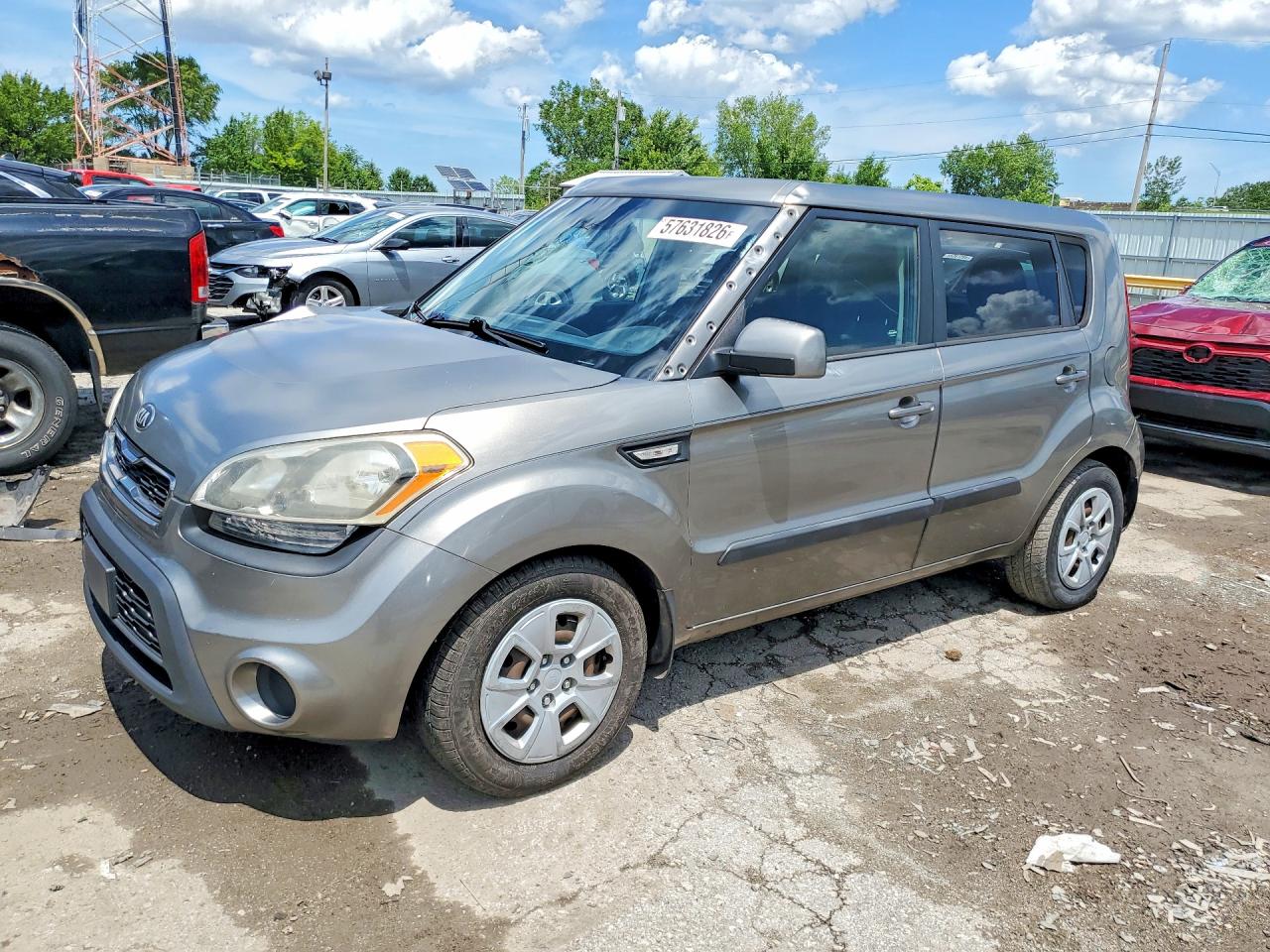 2013 Kia Soul Base Beige vin: KNDJT2A52D7624011