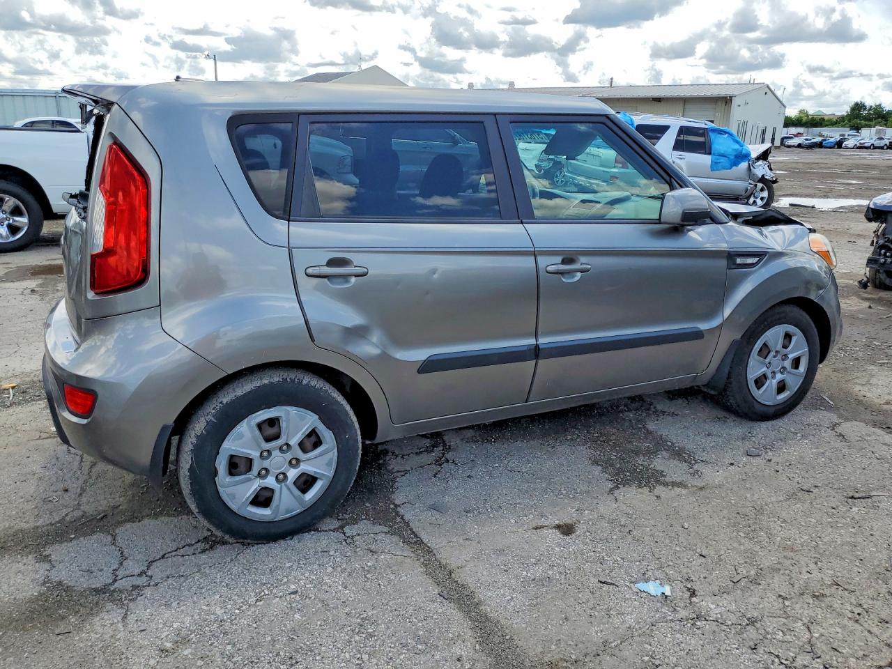 2013 Kia Soul Base Бежевый vin: KNDJT2A52D7624011