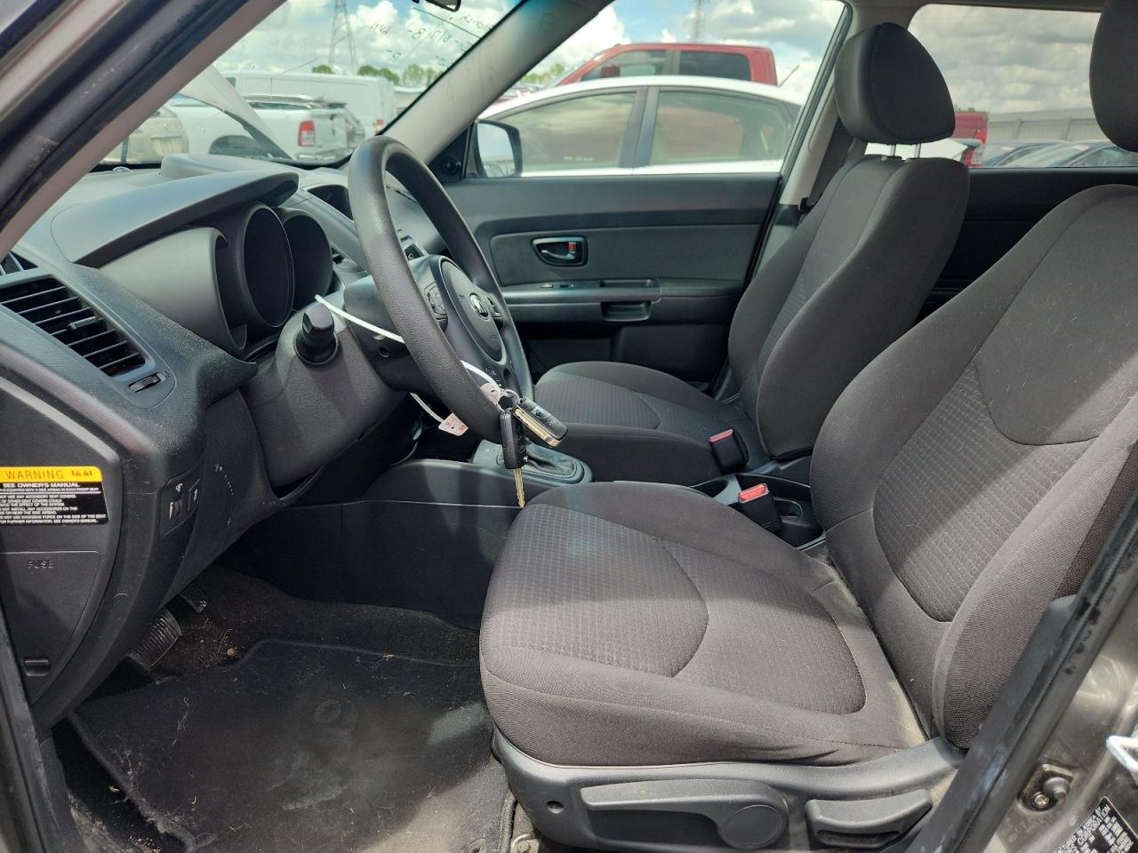 2013 Kia Soul Base Silver vin: KNDJT2A52D7626356