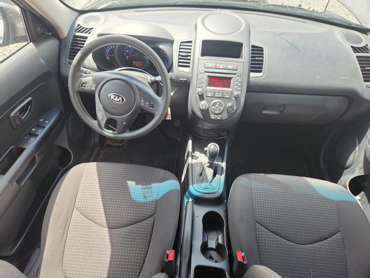 2013 Kia Soul Base Silver vin: KNDJT2A52D7626356