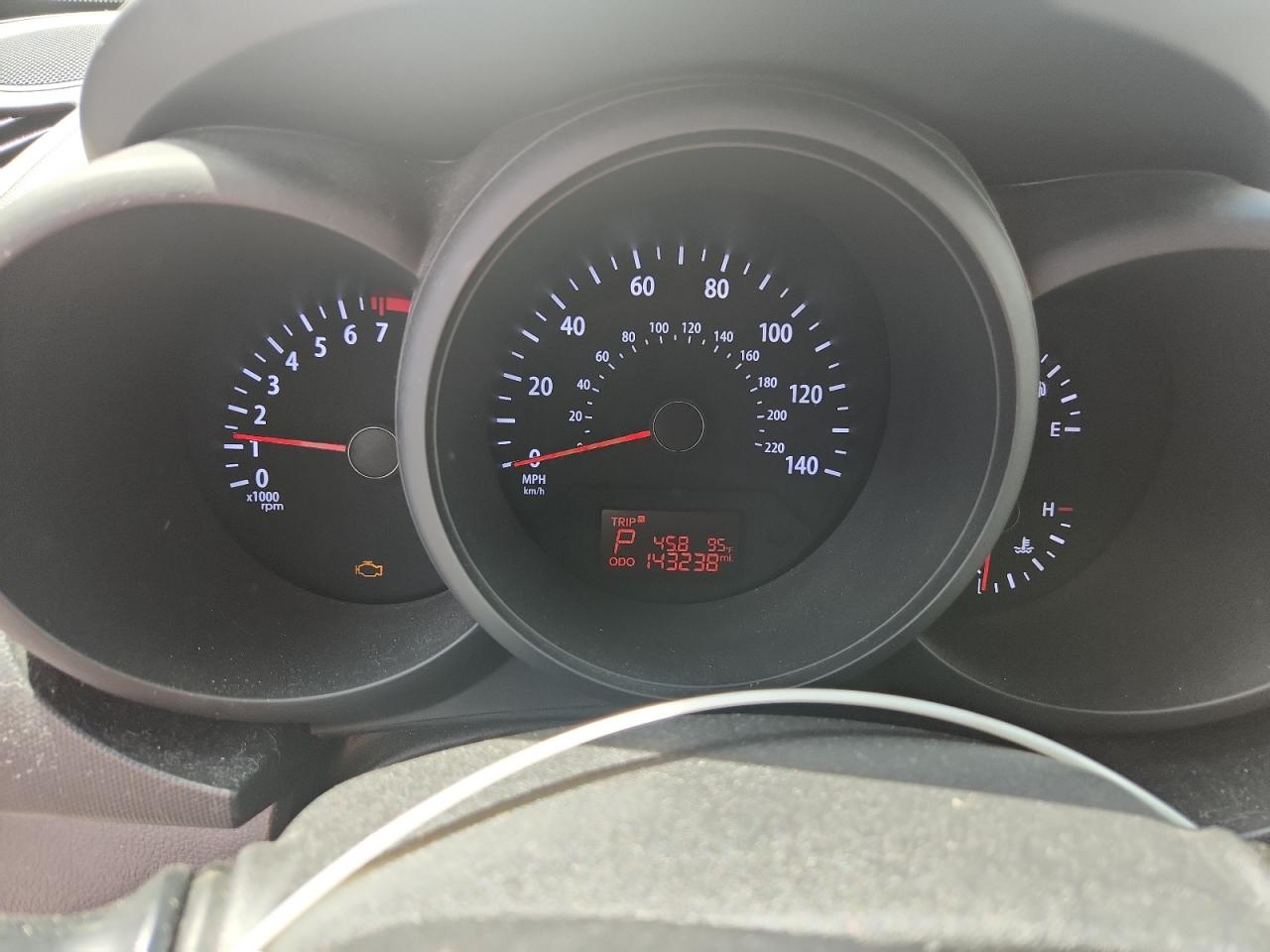 2013 Kia Soul Base Silver vin: KNDJT2A52D7626356