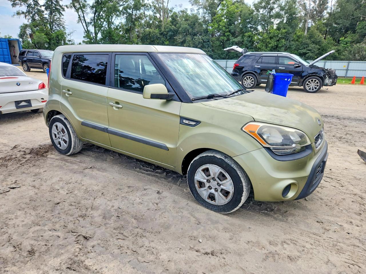 2013 Kia Soul Base Green vin: KNDJT2A52D7627040