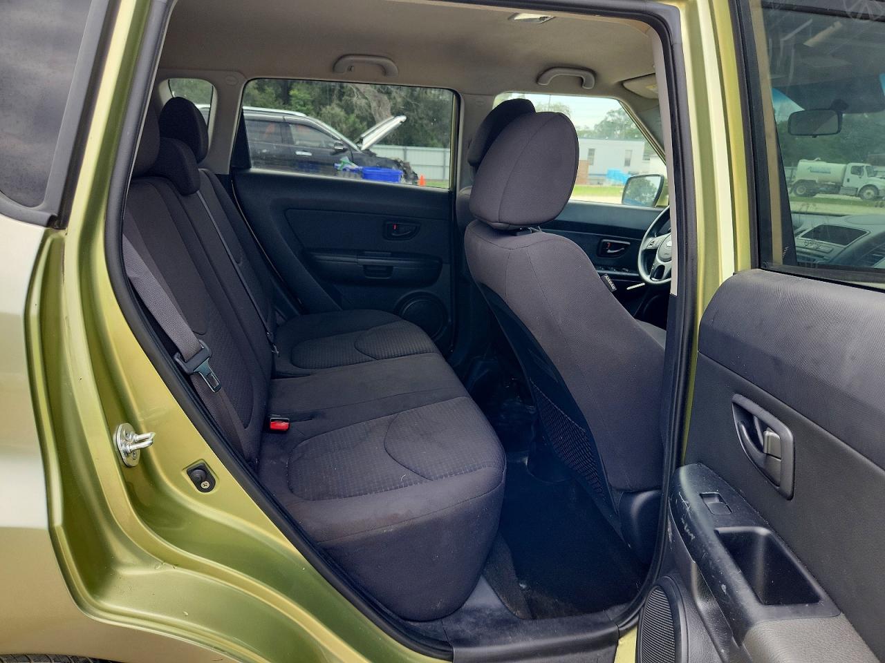 2013 Kia Soul Base Green vin: KNDJT2A52D7627040
