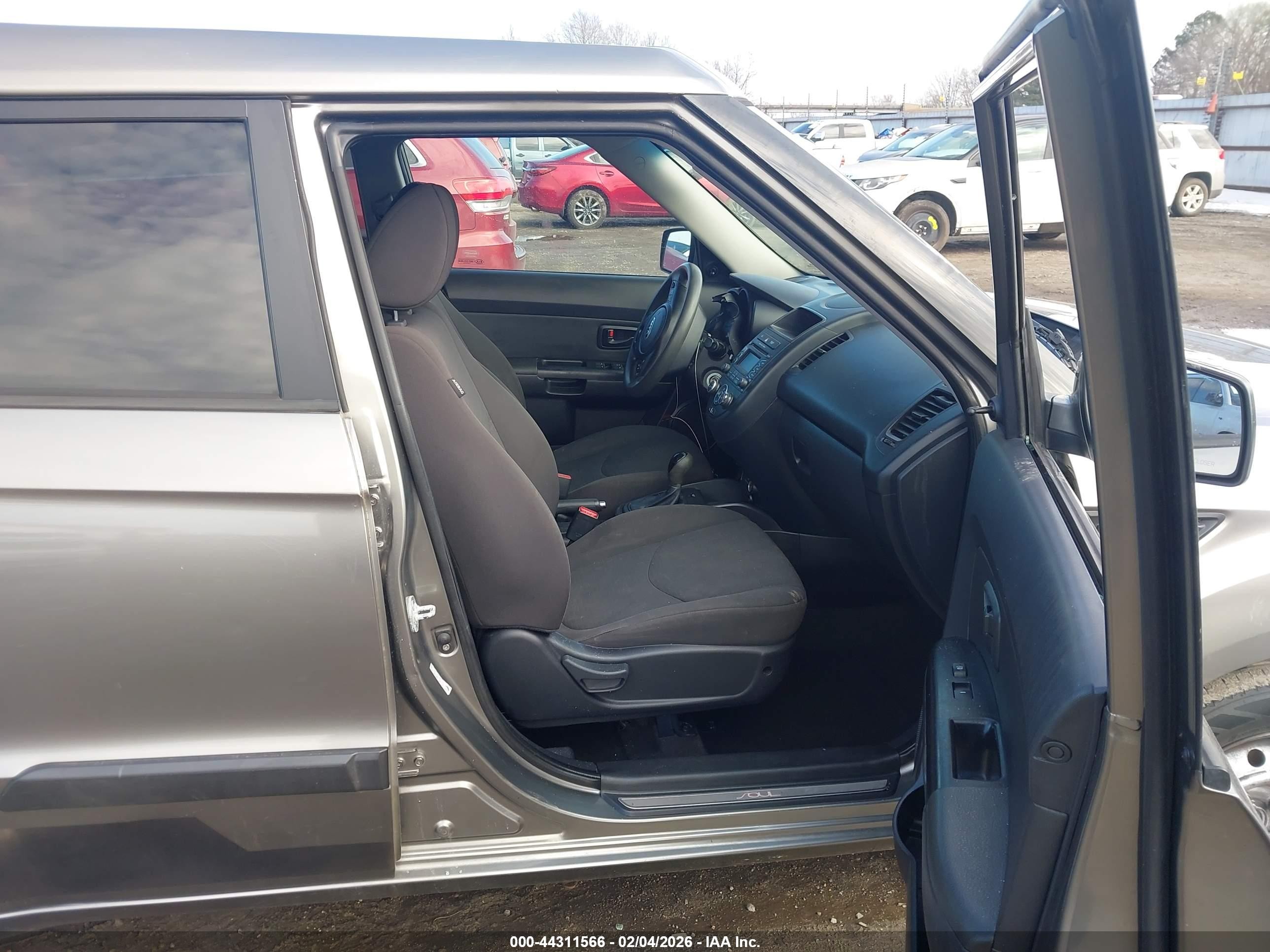 2013 Kia Soul   Gray vin: KNDJT2A52D7627474