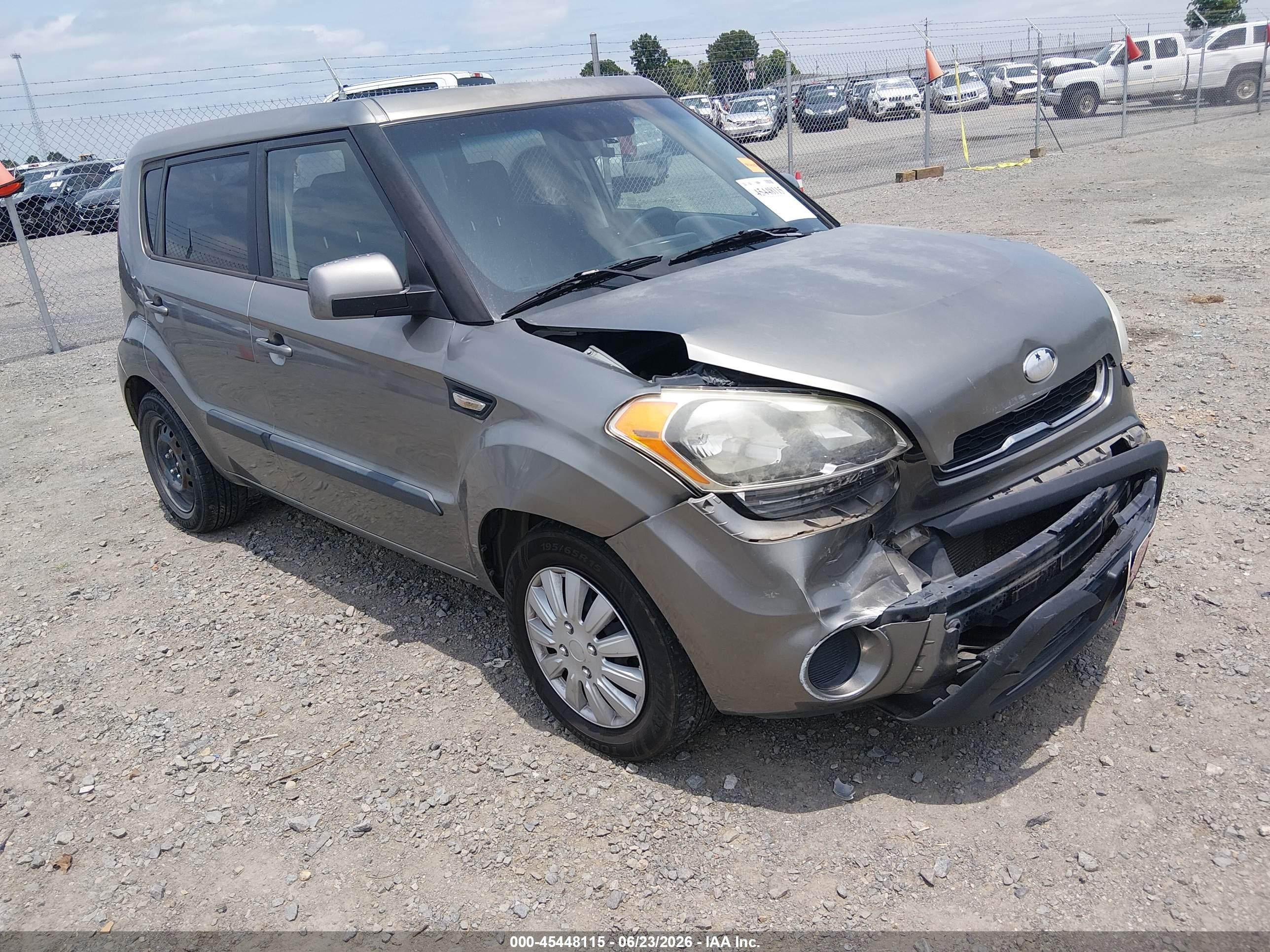 2013 Kia Soul   Silver vin: KNDJT2A52D7633095