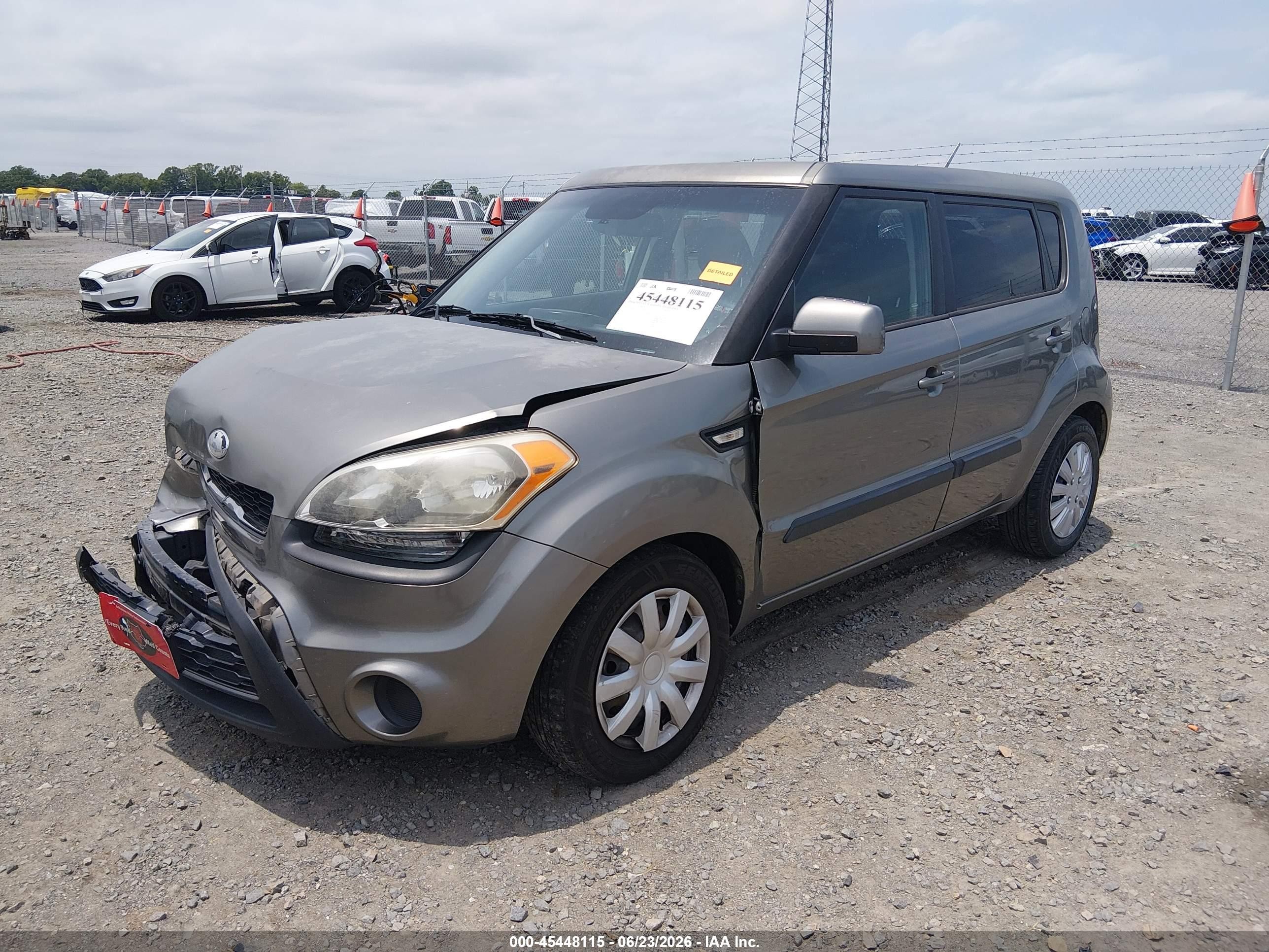 2013 Kia Soul   Silver vin: KNDJT2A52D7633095