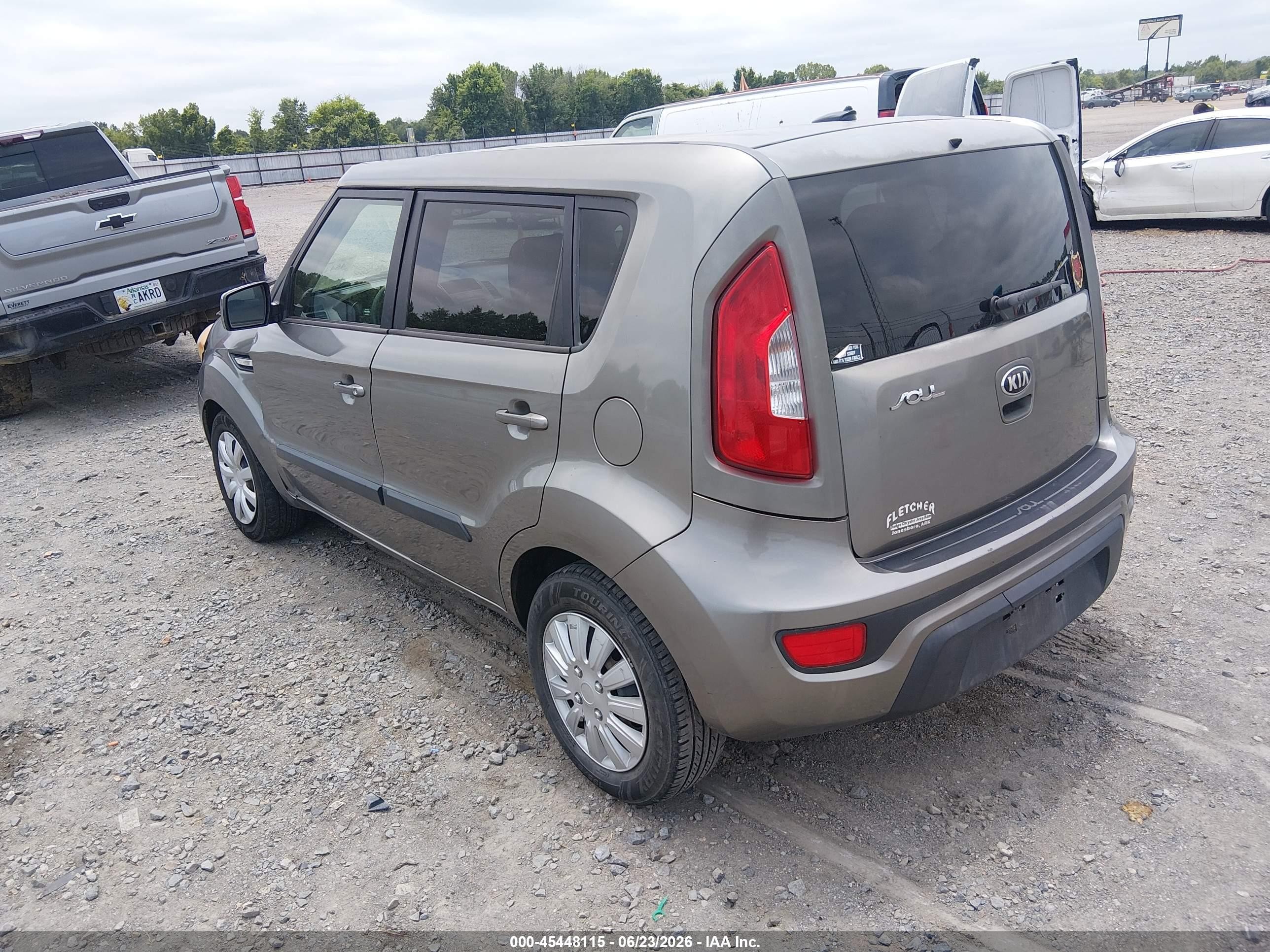 2013 Kia Soul   Silver vin: KNDJT2A52D7633095