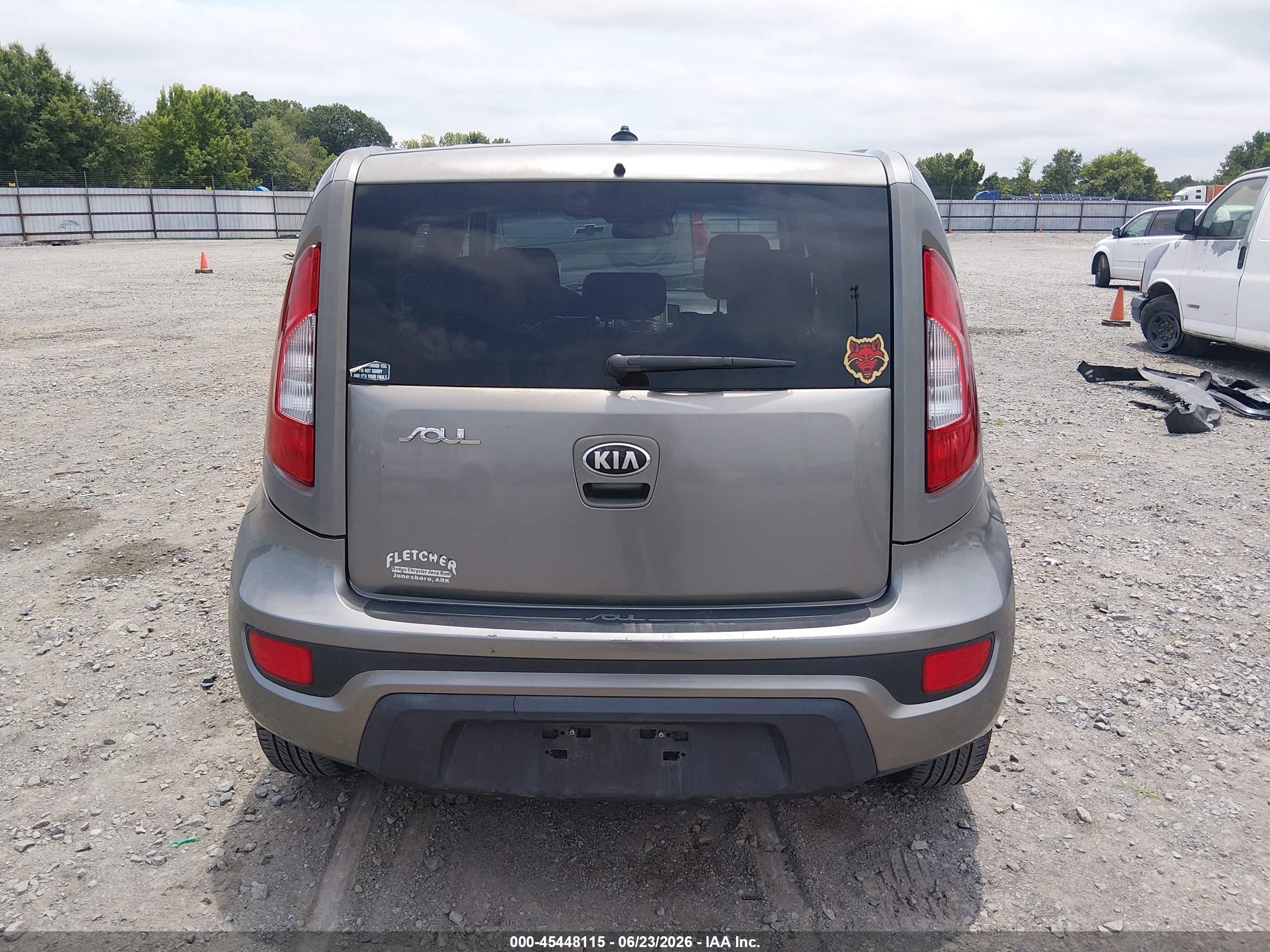 2013 Kia Soul   Silver vin: KNDJT2A52D7633095