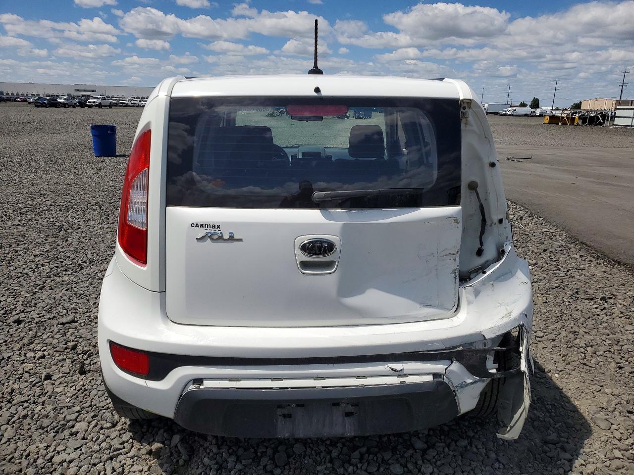 2012 Kia Soul Base White vin: KNDJT2A53C7436922