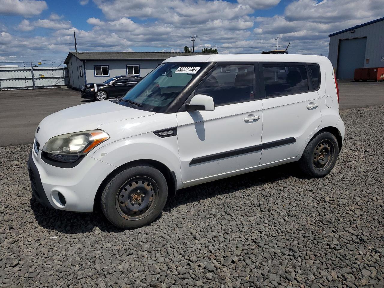 2012 Kia Soul Base White vin: KNDJT2A53C7436922