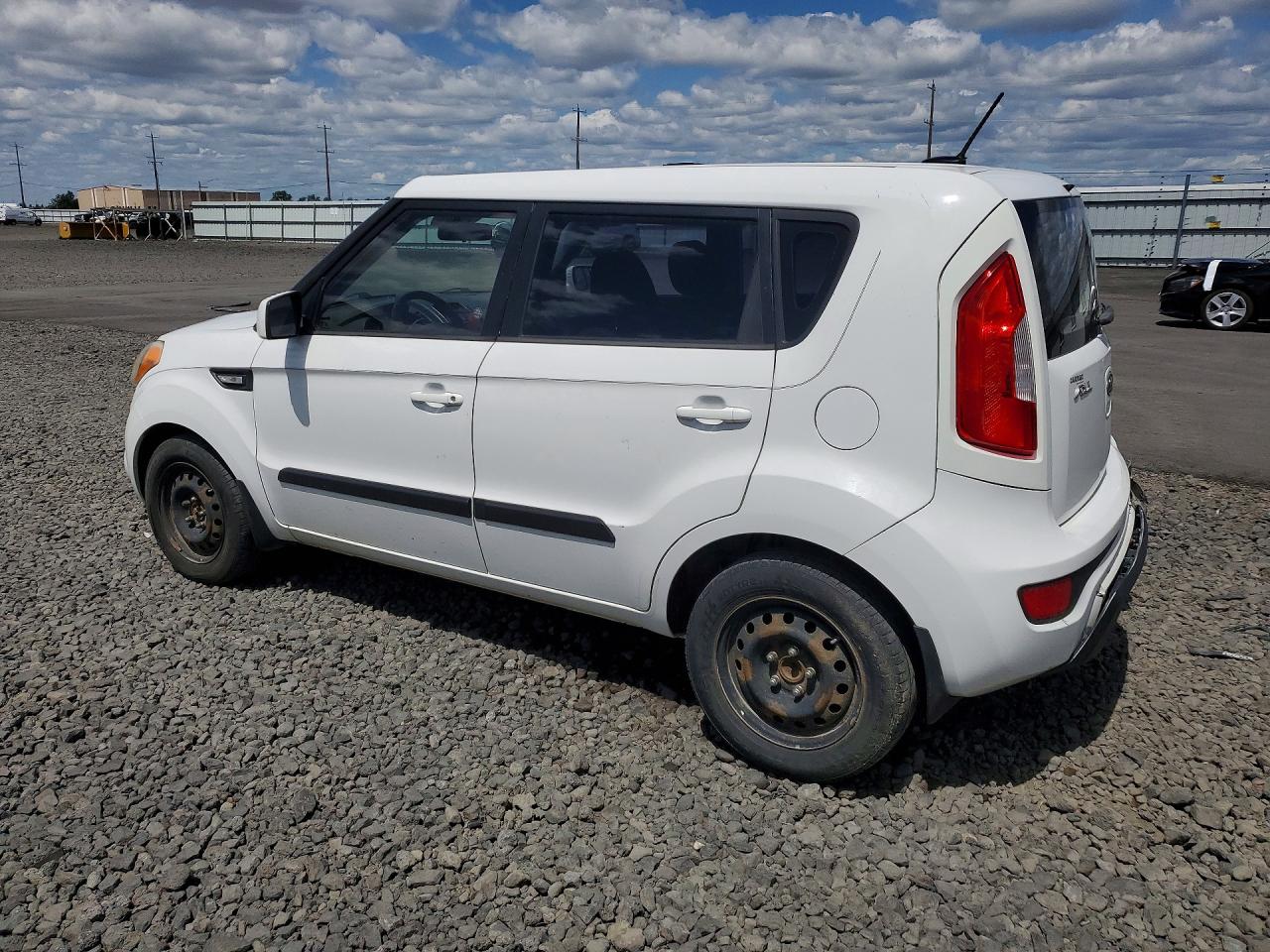 2012 Kia Soul Base White vin: KNDJT2A53C7436922