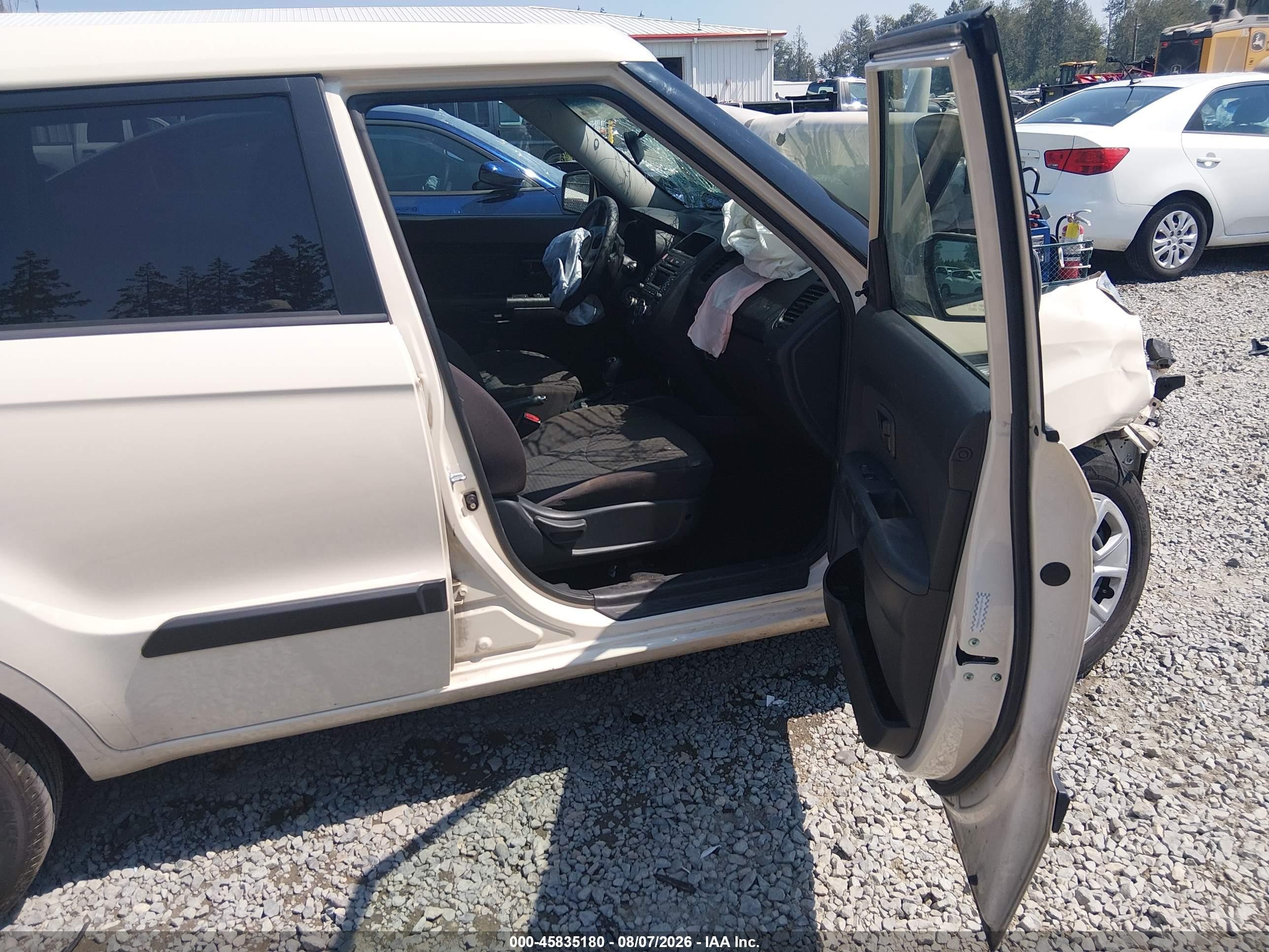 2012 Kia Soul   Cream vin: KNDJT2A53C7448861