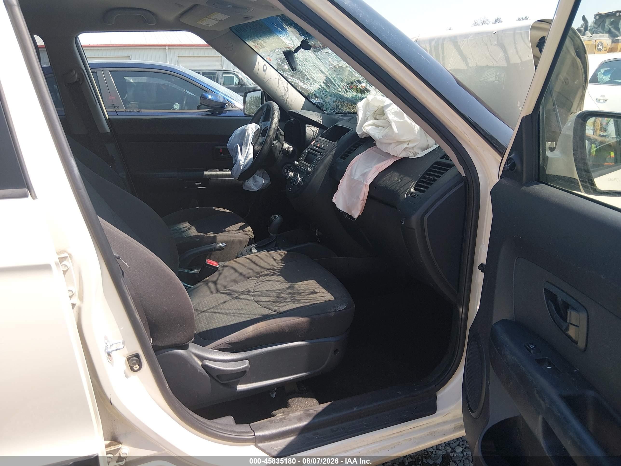 2012 Kia Soul   Cream vin: KNDJT2A53C7448861
