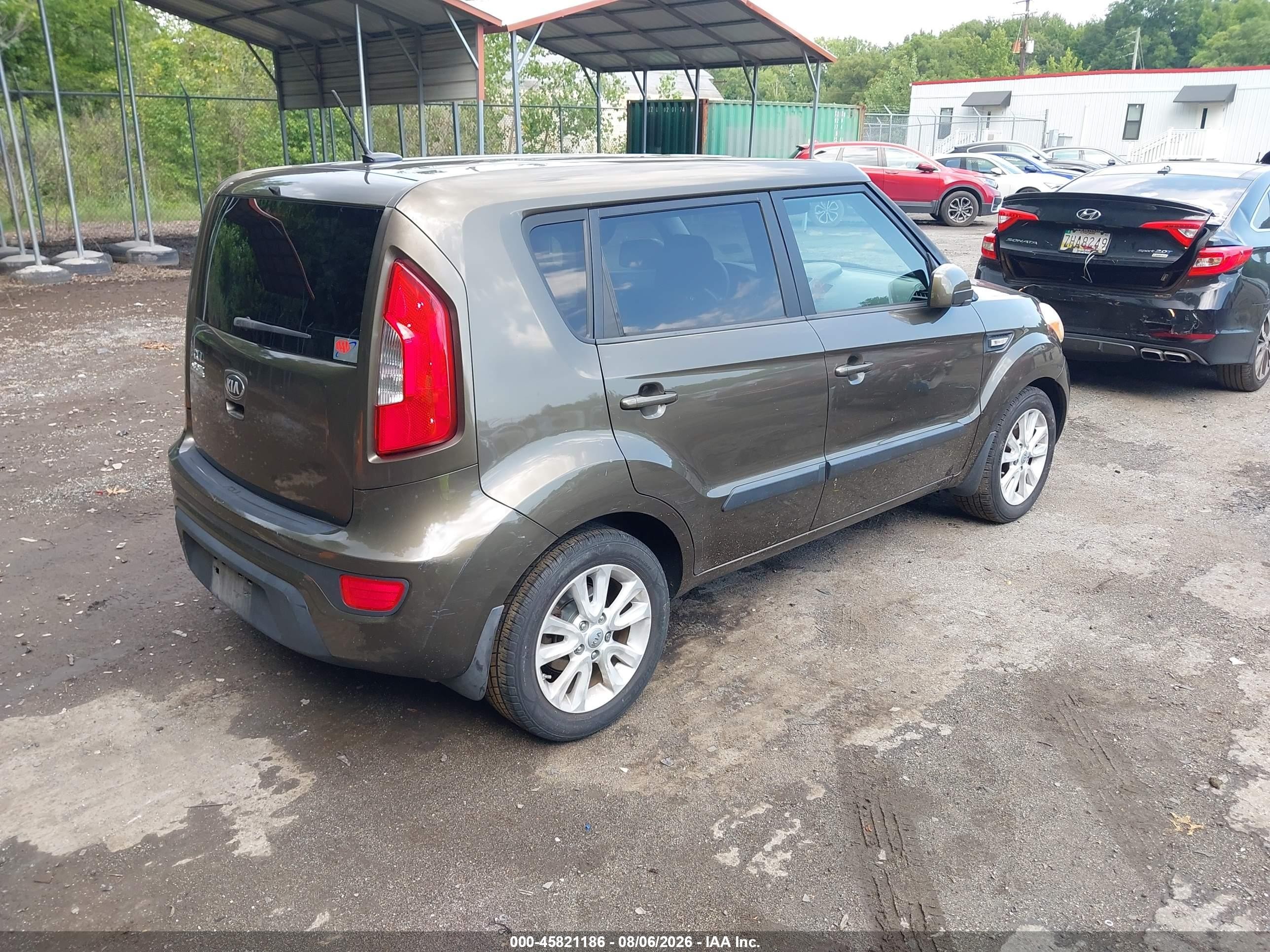 2013 Kia Soul   Green vin: KNDJT2A53D7549917