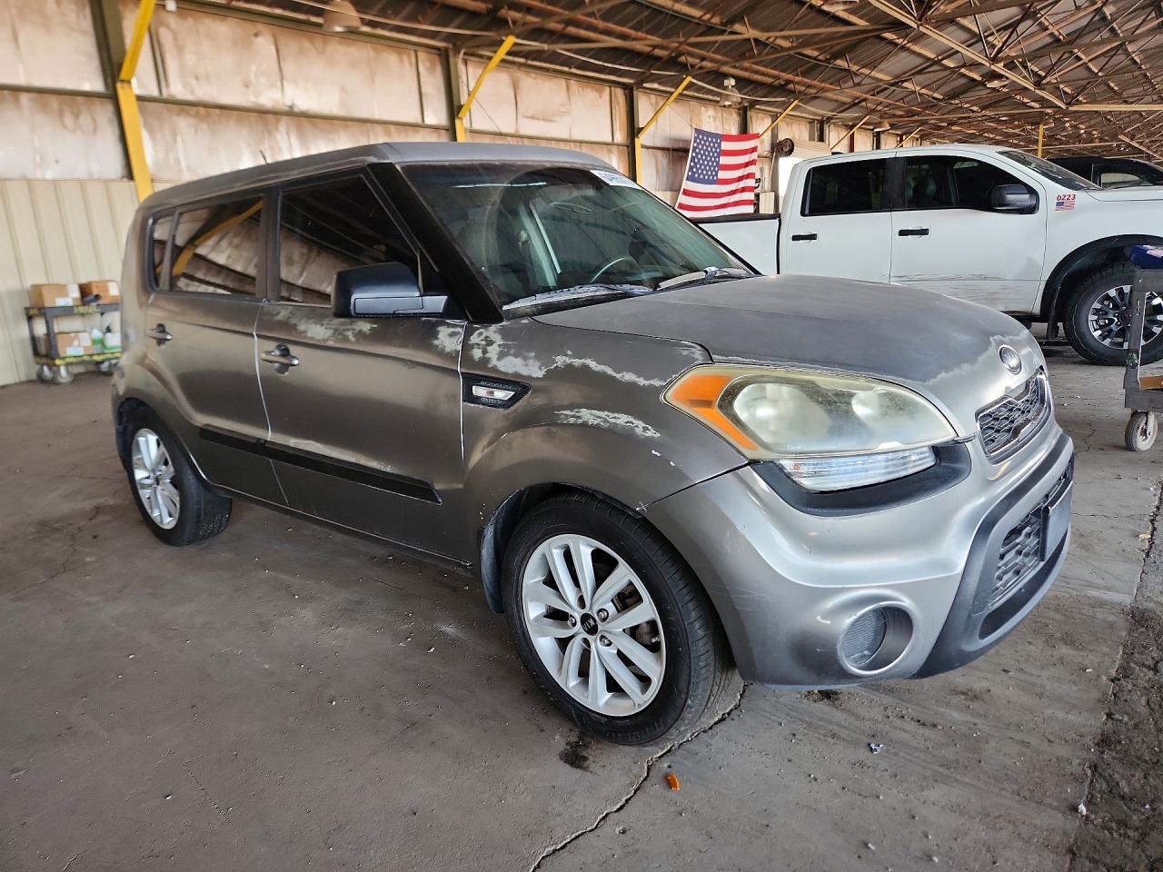 2013 Kia Soul Base Gray vin: KNDJT2A53D7580424